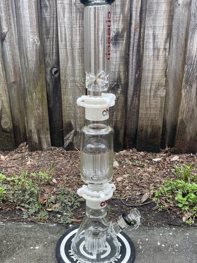 Preview pic of Cheech build a bong