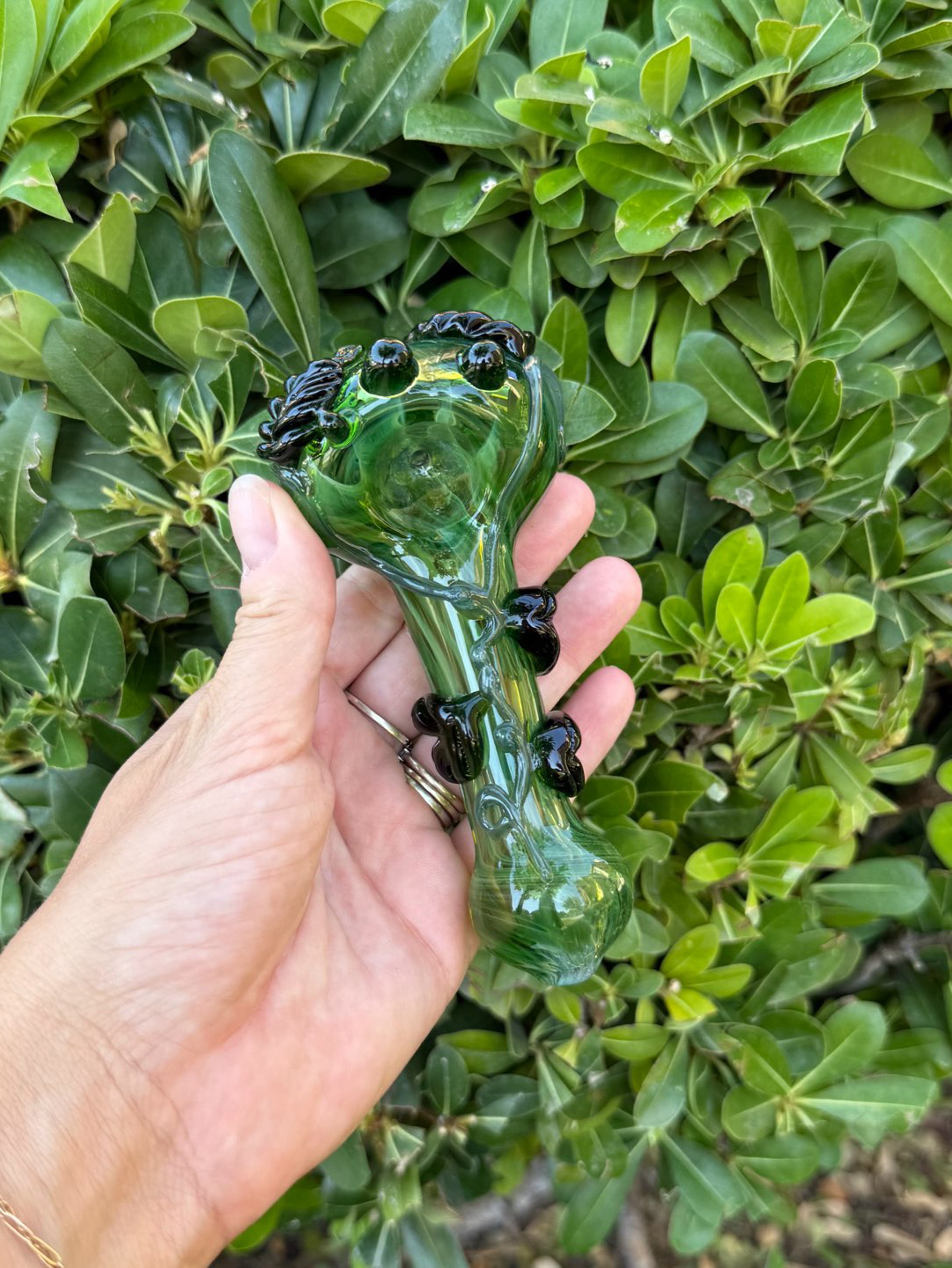 Green Ivy Glass Hand Pipe image 0