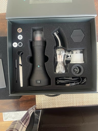 Preview pic of Dr. Dabber Switch w/Accessories