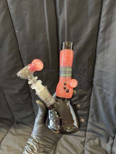 Preview pic of Pink/Black Beaker