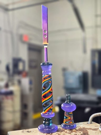 Preview pic of Rainbow titanium dabber with UV and top