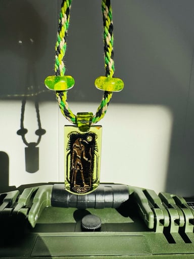 Preview pic of GREENT GLASS Toth/Hateraide/peridot gem stone 24k real gold inlay pendant