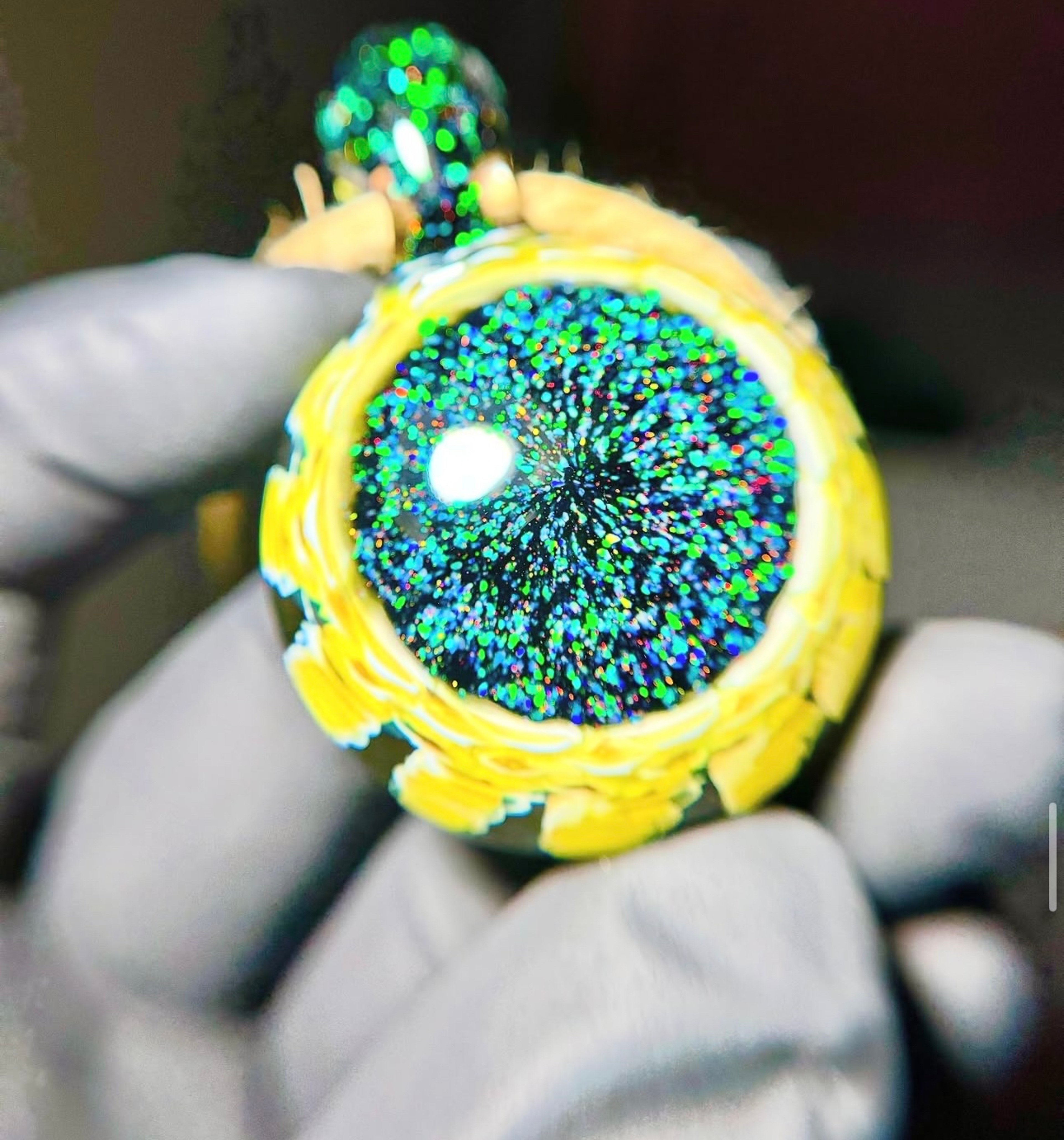 Preview pic of SAPGLASS UV Crushed Citrine Swanger