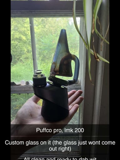 Preview pic of Puffco and bongs