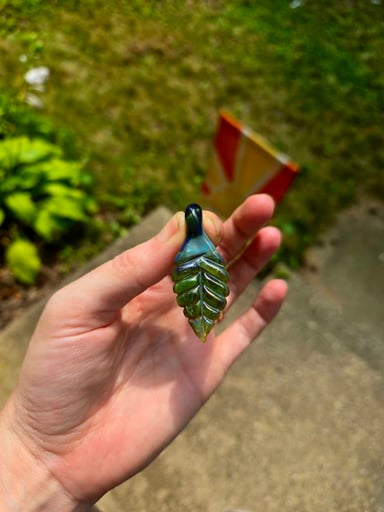 Preview pic of Leaf Pendant