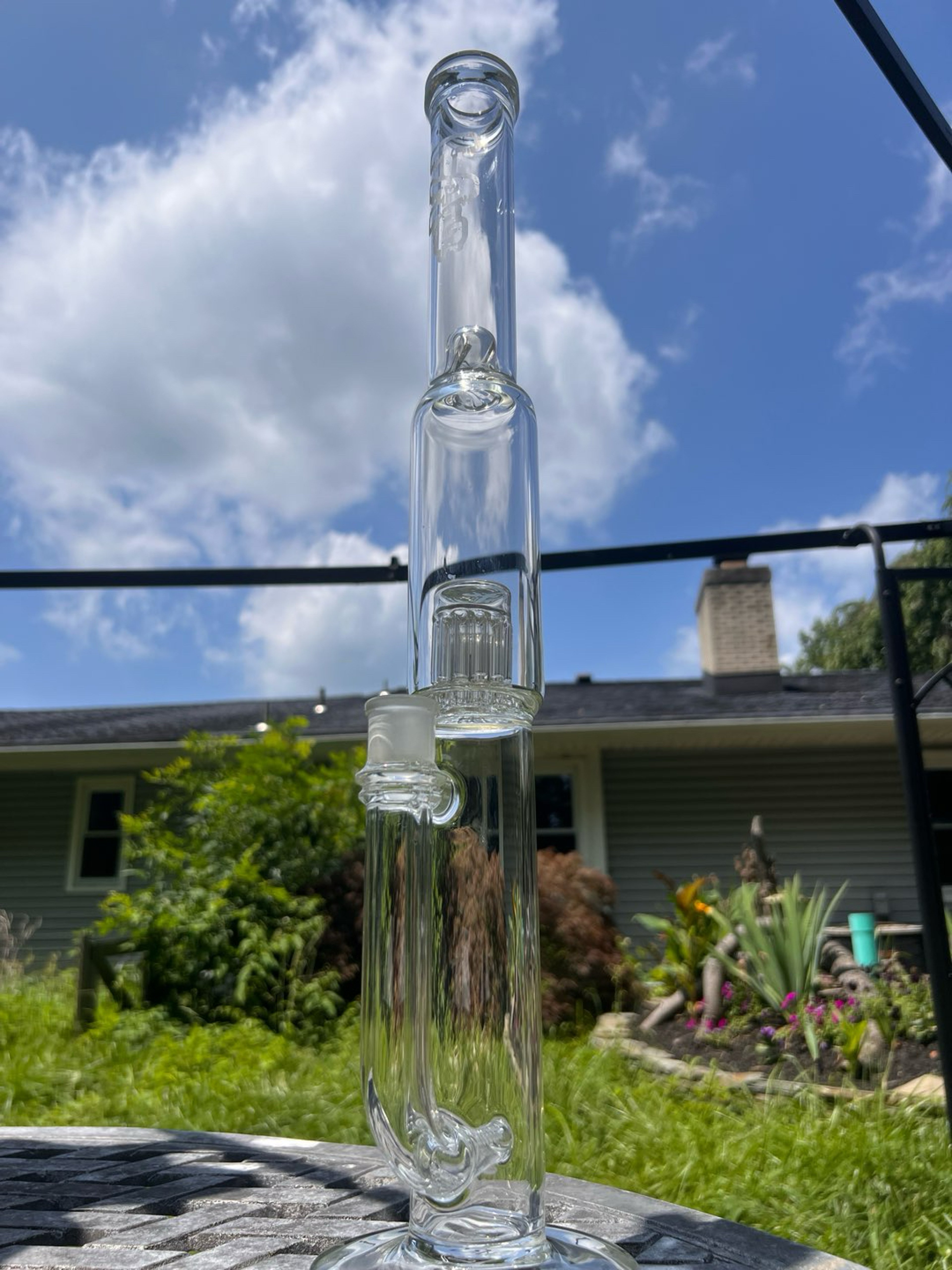 Preview pic of TAG - 22" SUPER SLIT MULTIPLYING INLINE TO FIXED 12 ARM TREE BONG (44-50-44) 44X4MM (18MM FEMALE)