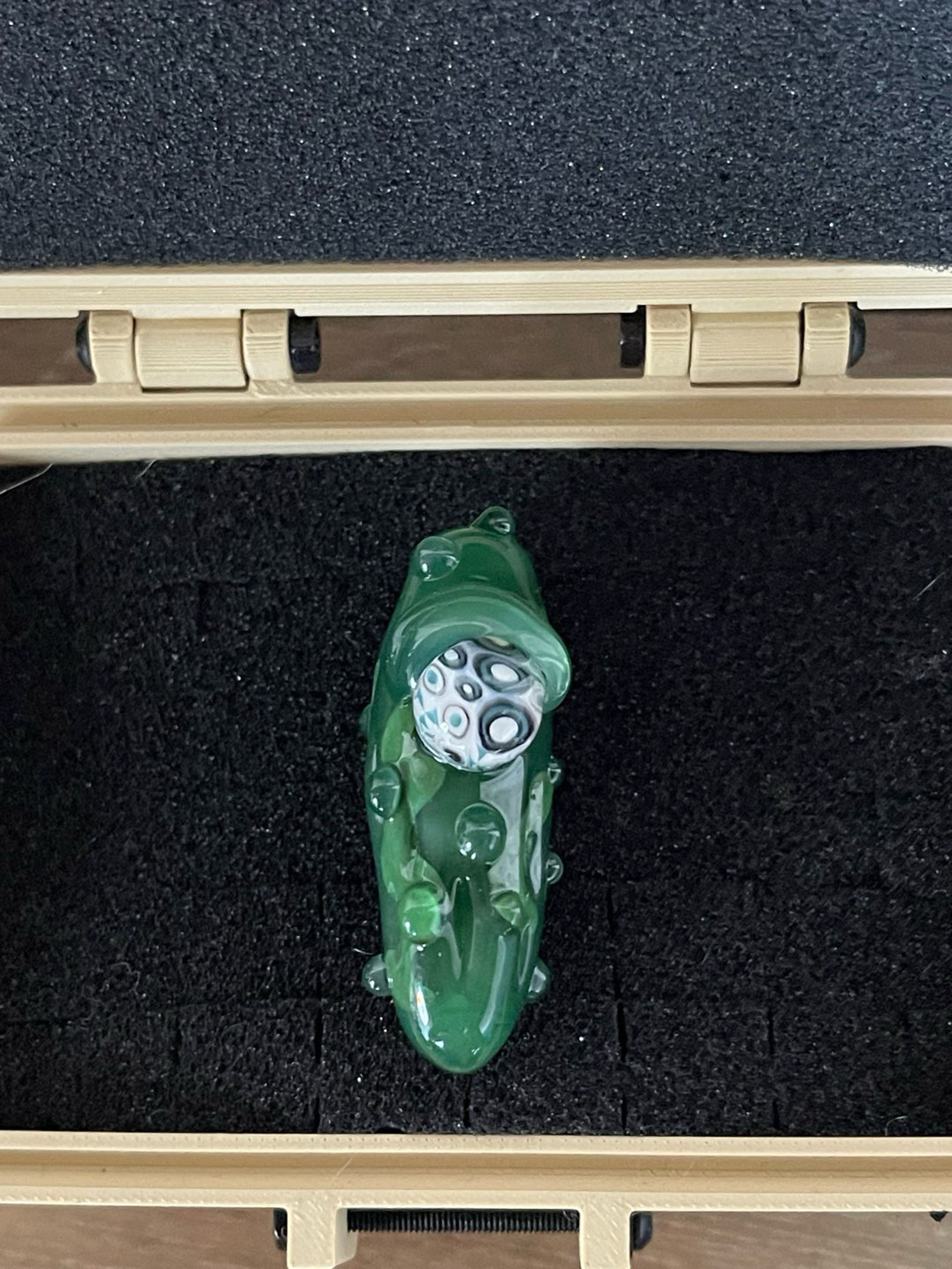 Cyclops Pickle pendant image 0