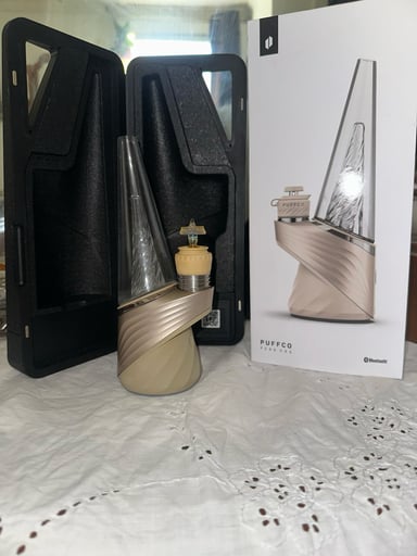 Preview pic of Puffco Peak Pro and 3dxl Chamber