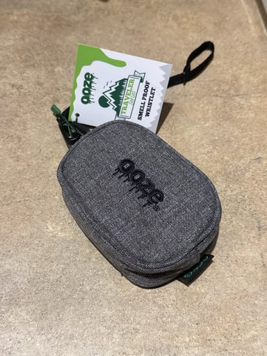 Preview pic of Ooze Wristlet