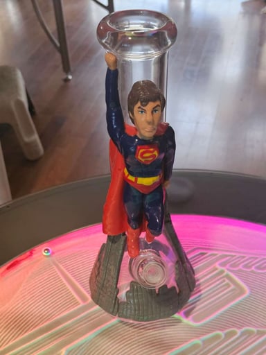 Preview pic of Super Man dat bong