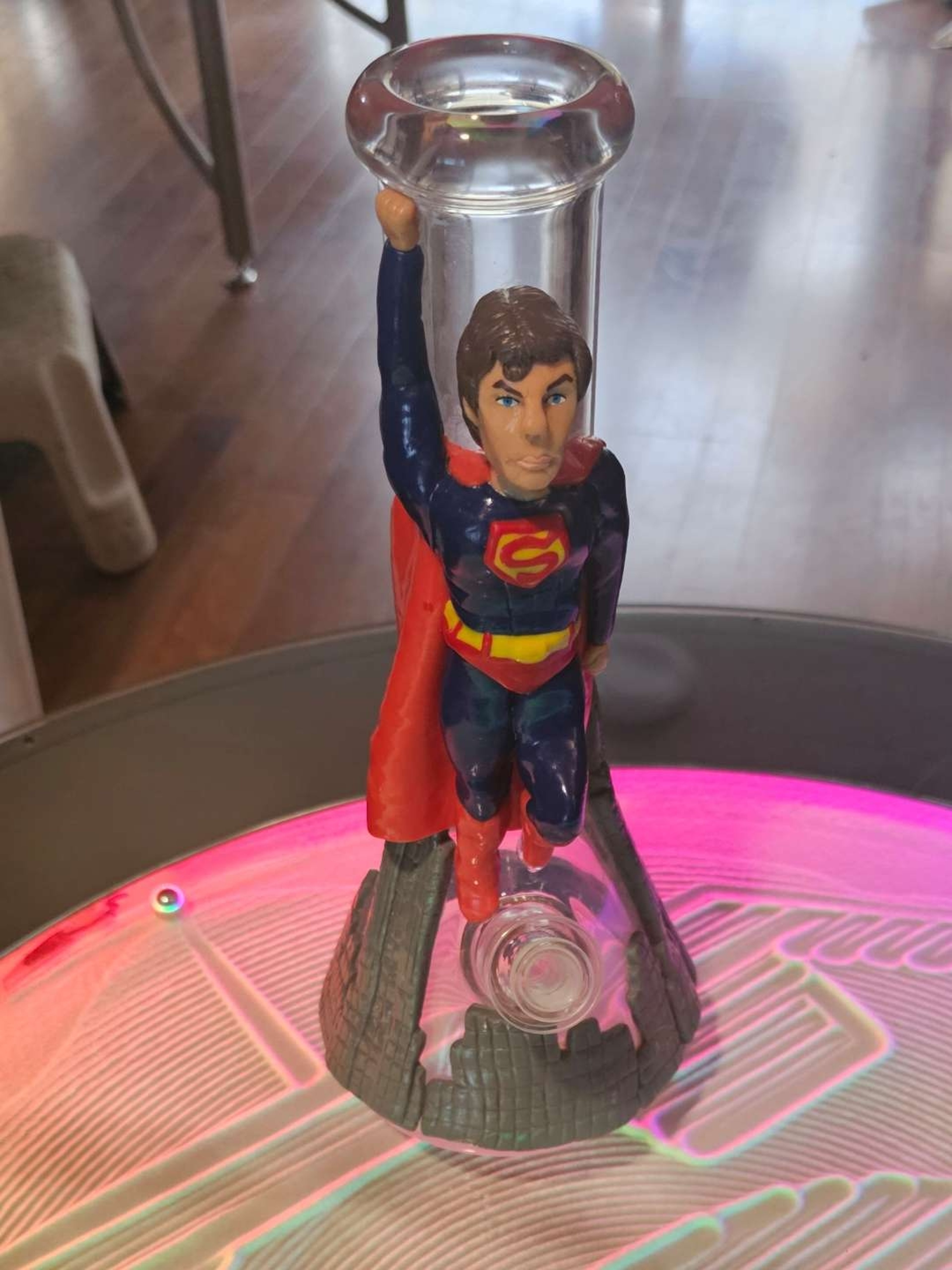 Preview pic of Super Man dat bong