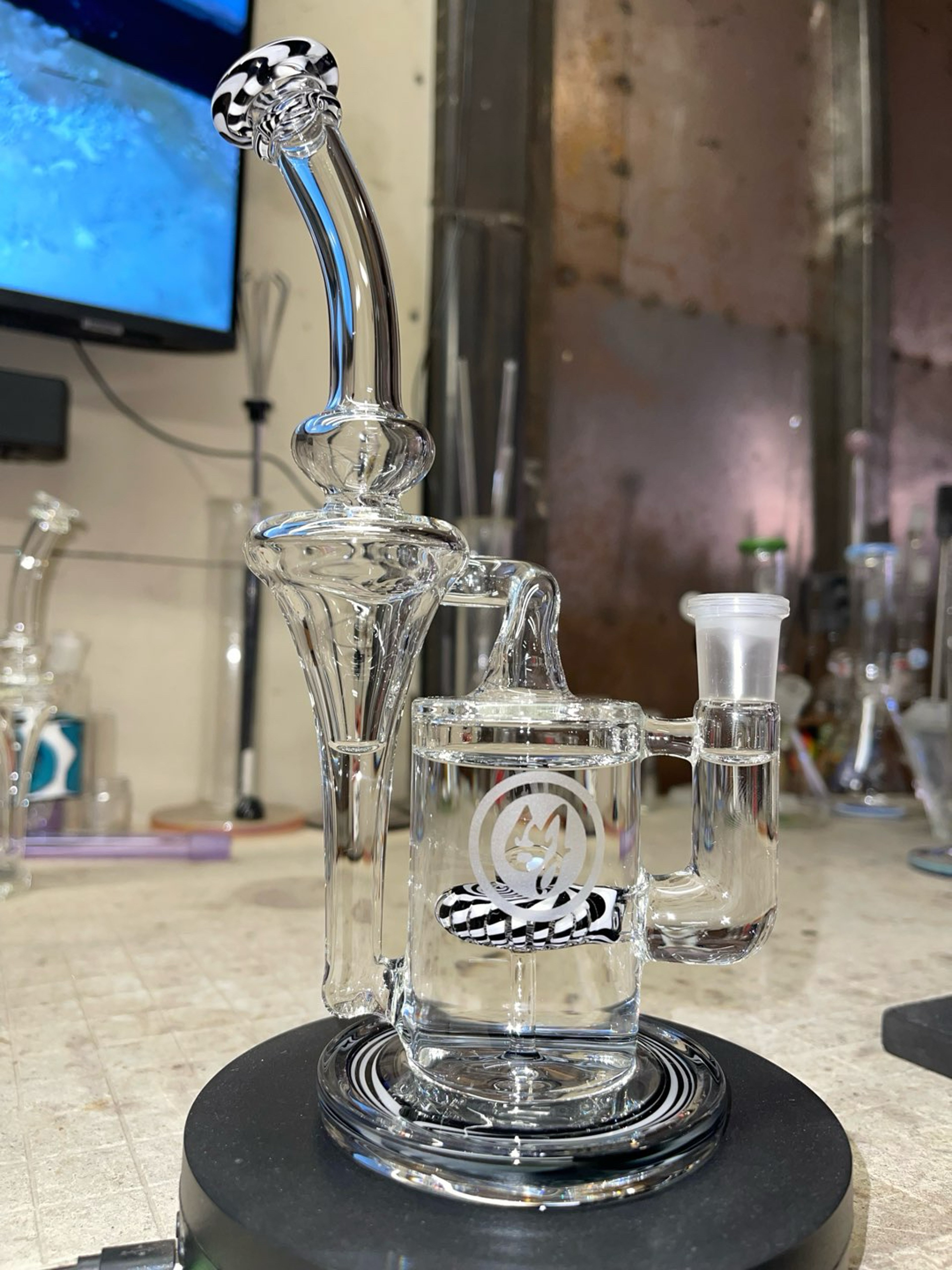 Preview pic of Jailbird wigwag,9.5” tall,14mm joint and opal perc