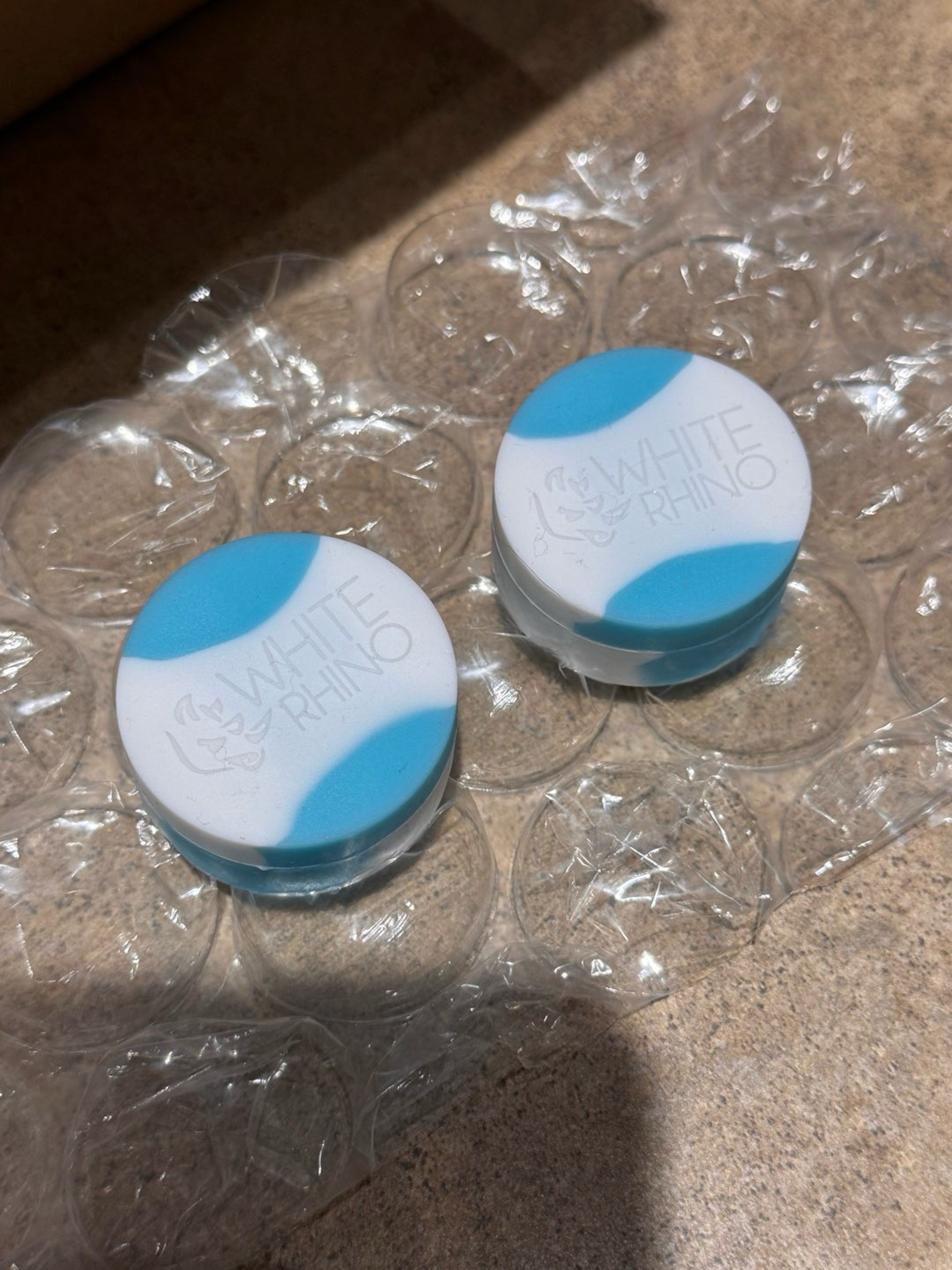 Preview pic of White rhino silicone jar