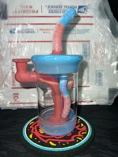 Preview pic of Emperial Sour Gummy Worm Cup