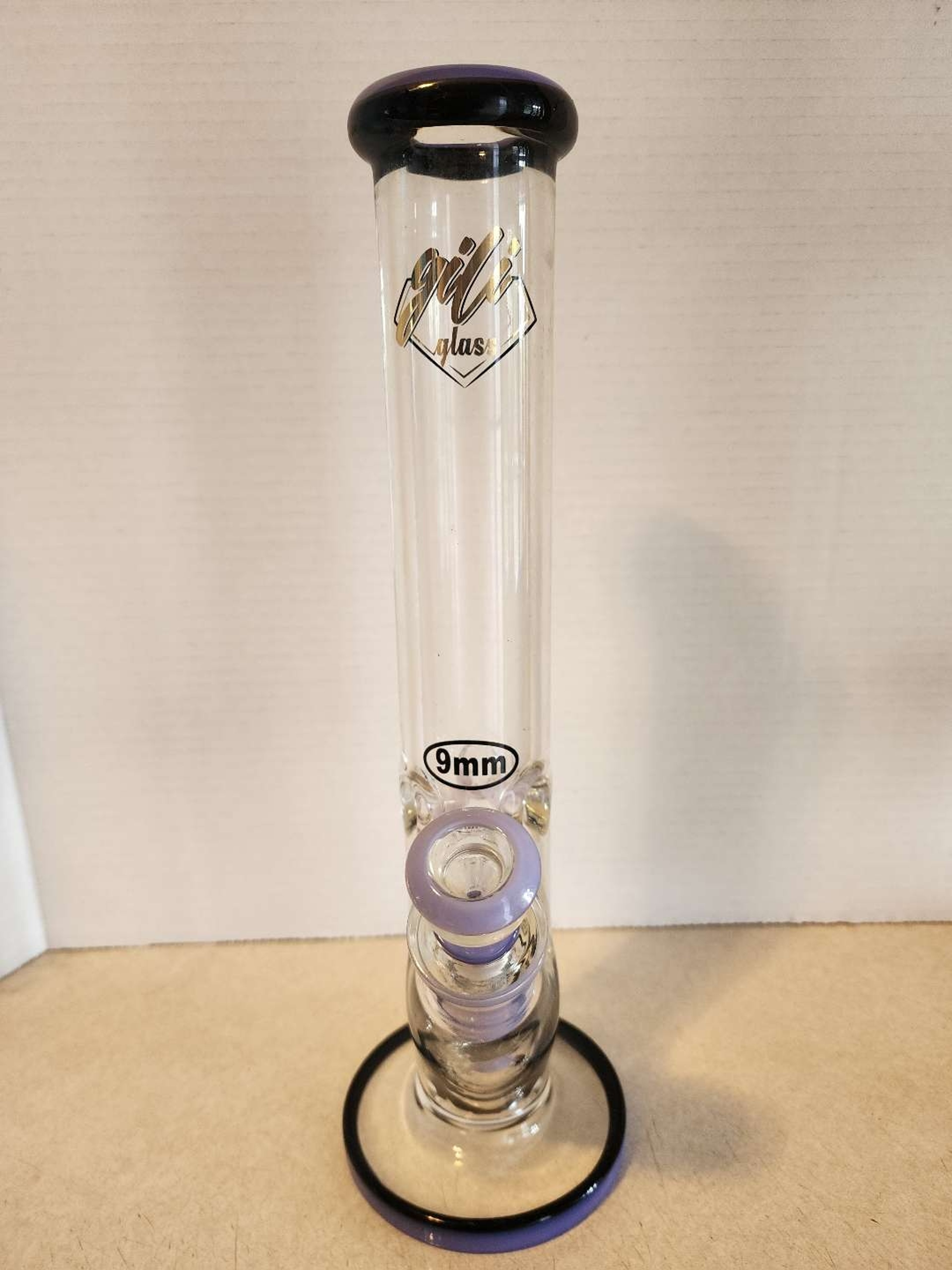 Preview pic of Gili Glass 9MM Thick Tube