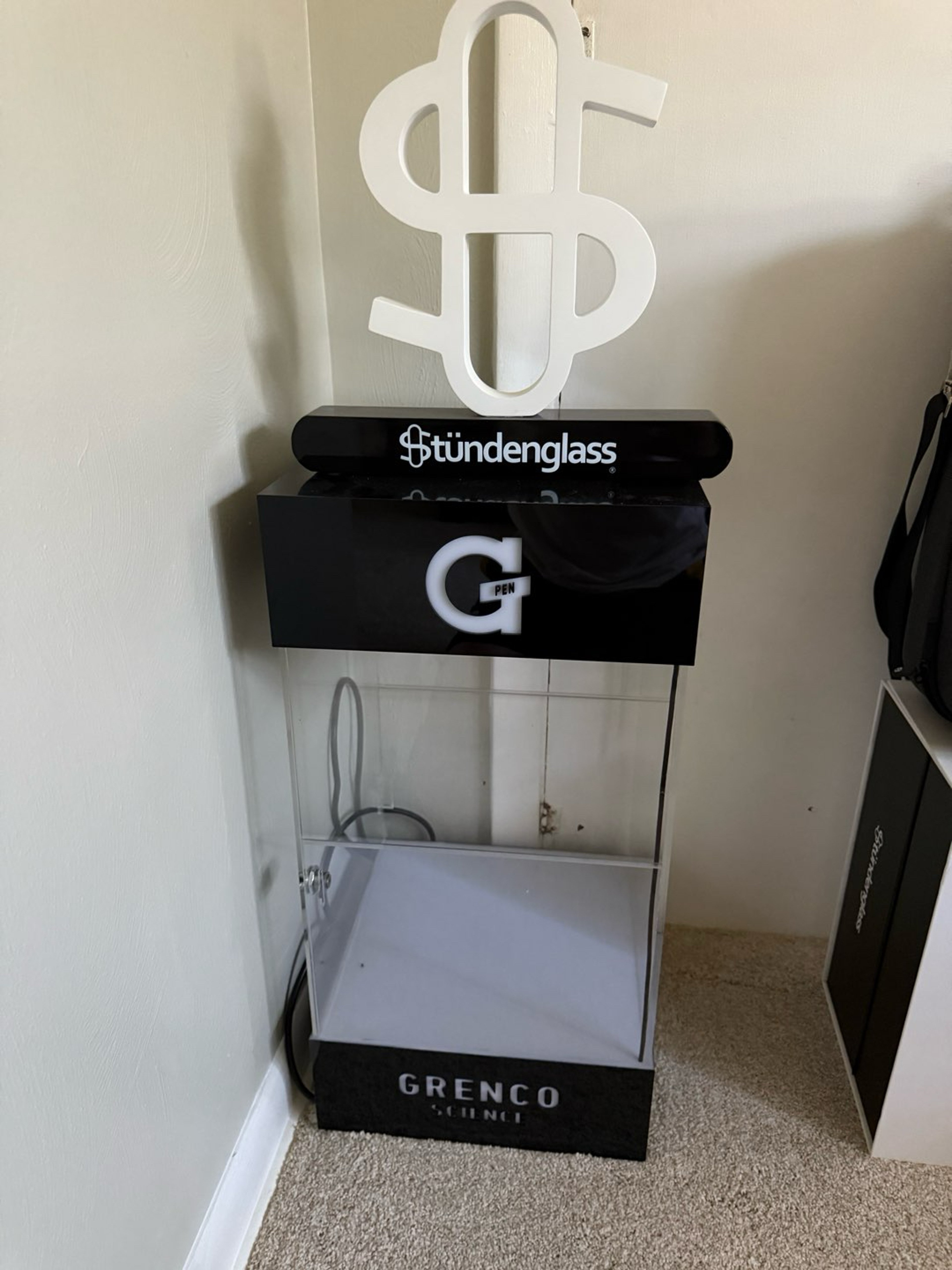 Preview pic of Stundenglass/ GPen Display Case and Logo