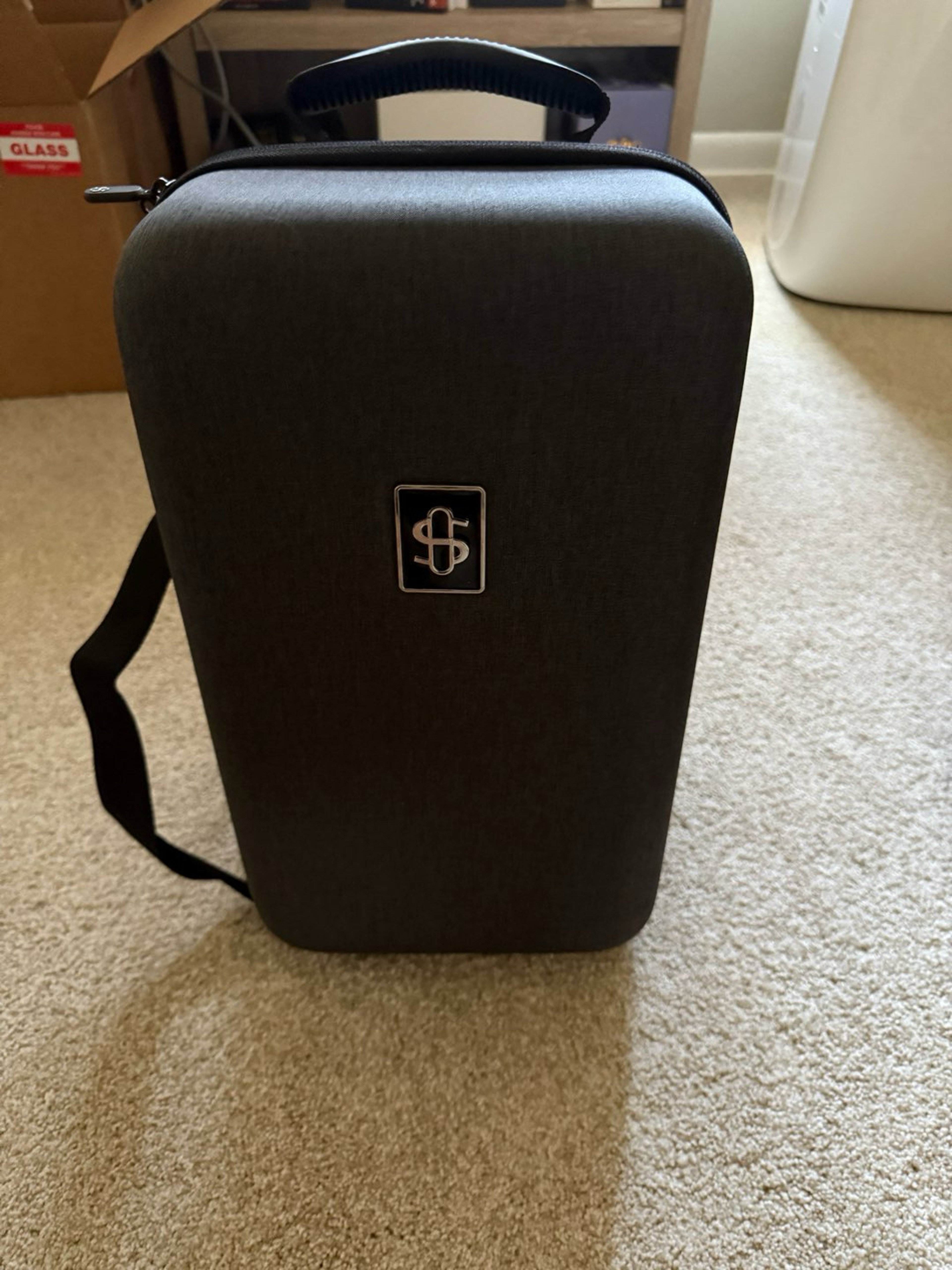 Preview pic of Stundenglass full size travel case