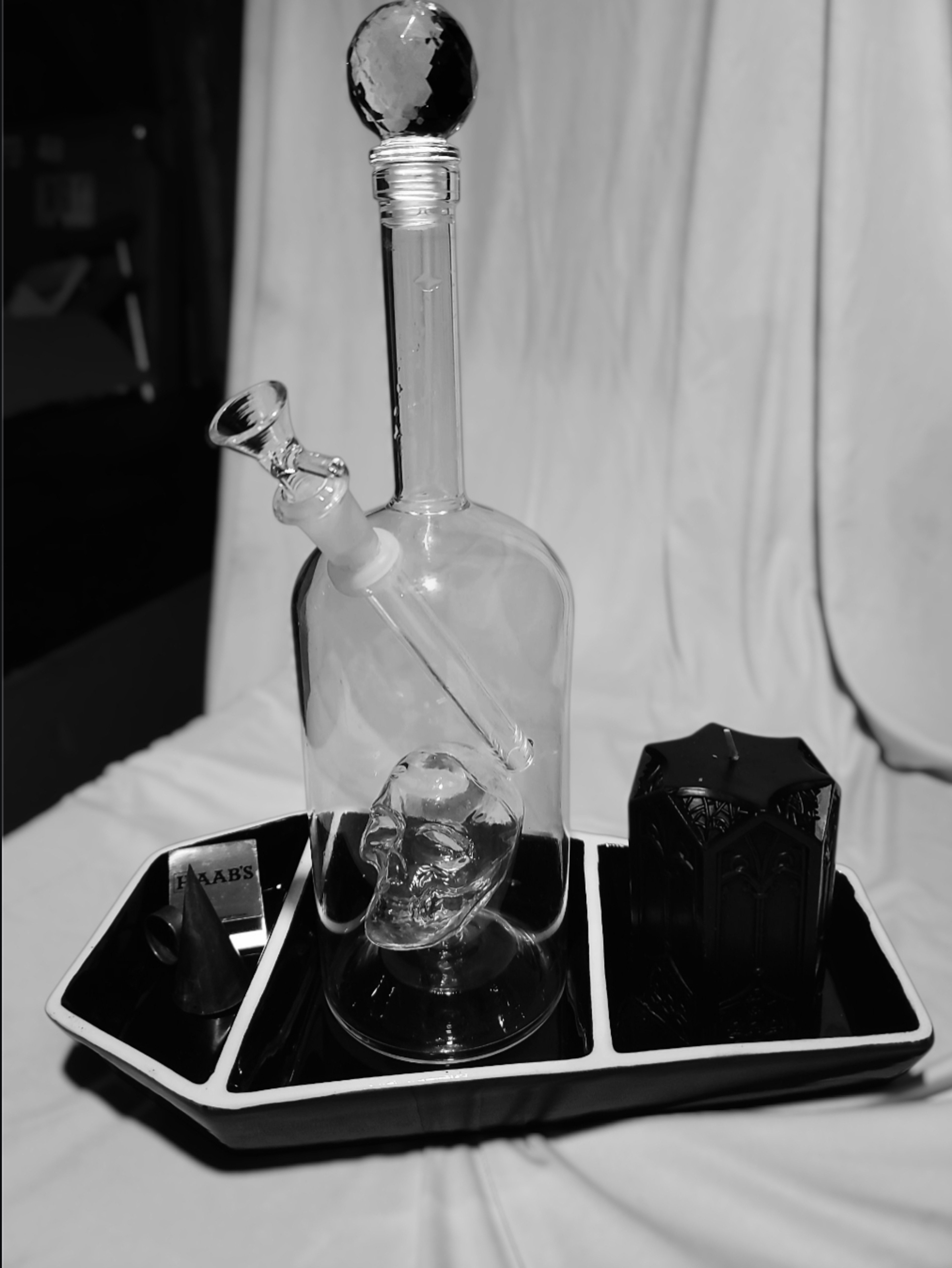 Preview pic of Skull Decanter Set with Coffin Tray