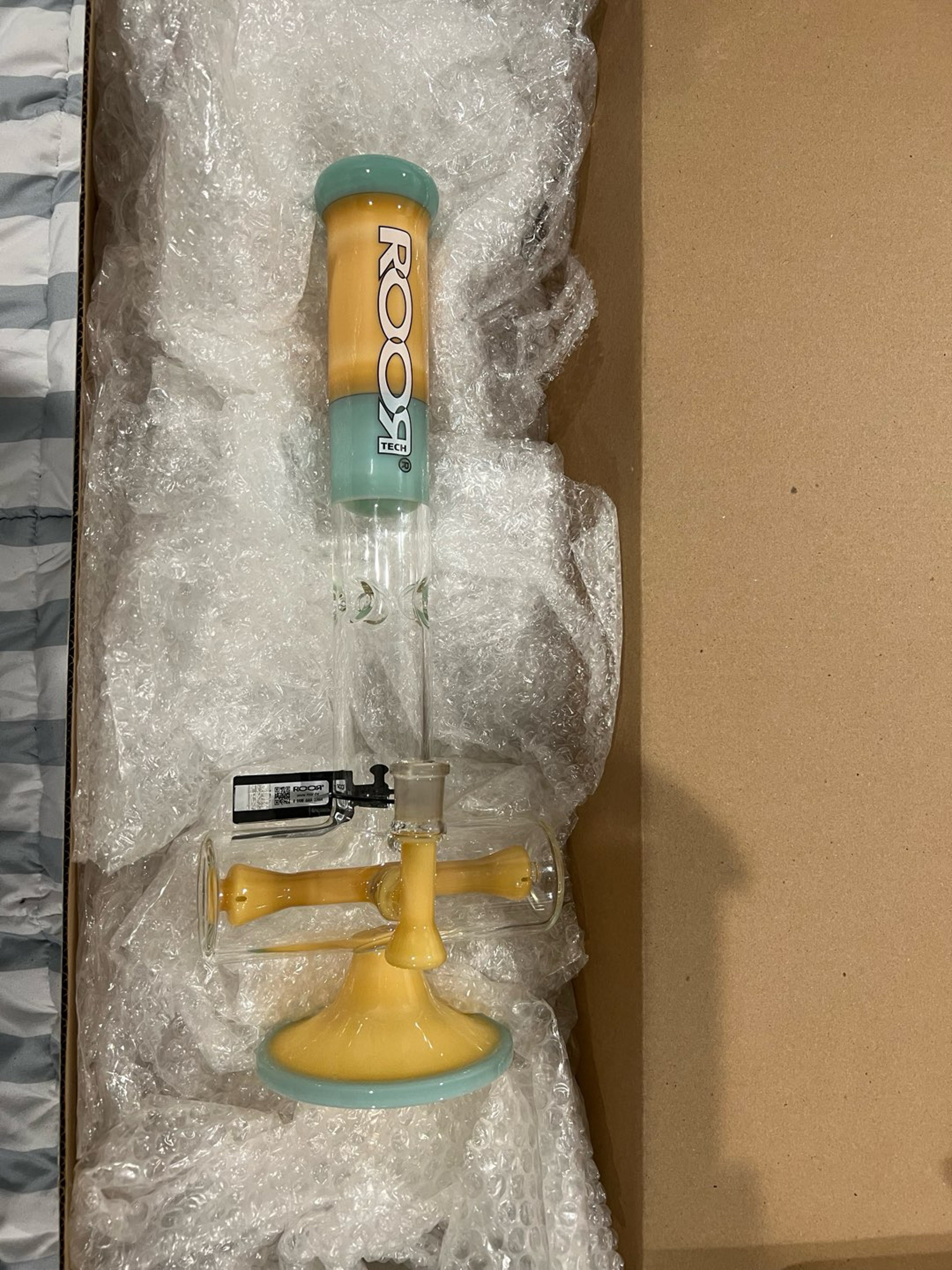 Preview pic of Roor Tech 18" Inline Tangie & Mint Bong