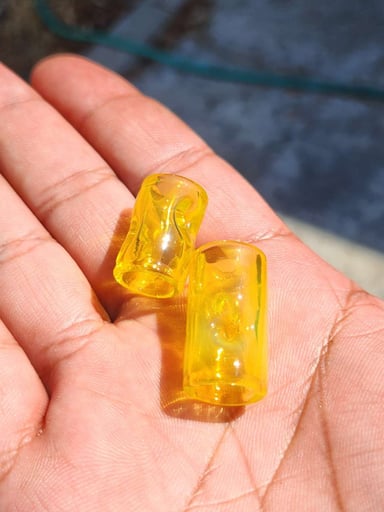 Preview pic of Blunt tips greasy glass