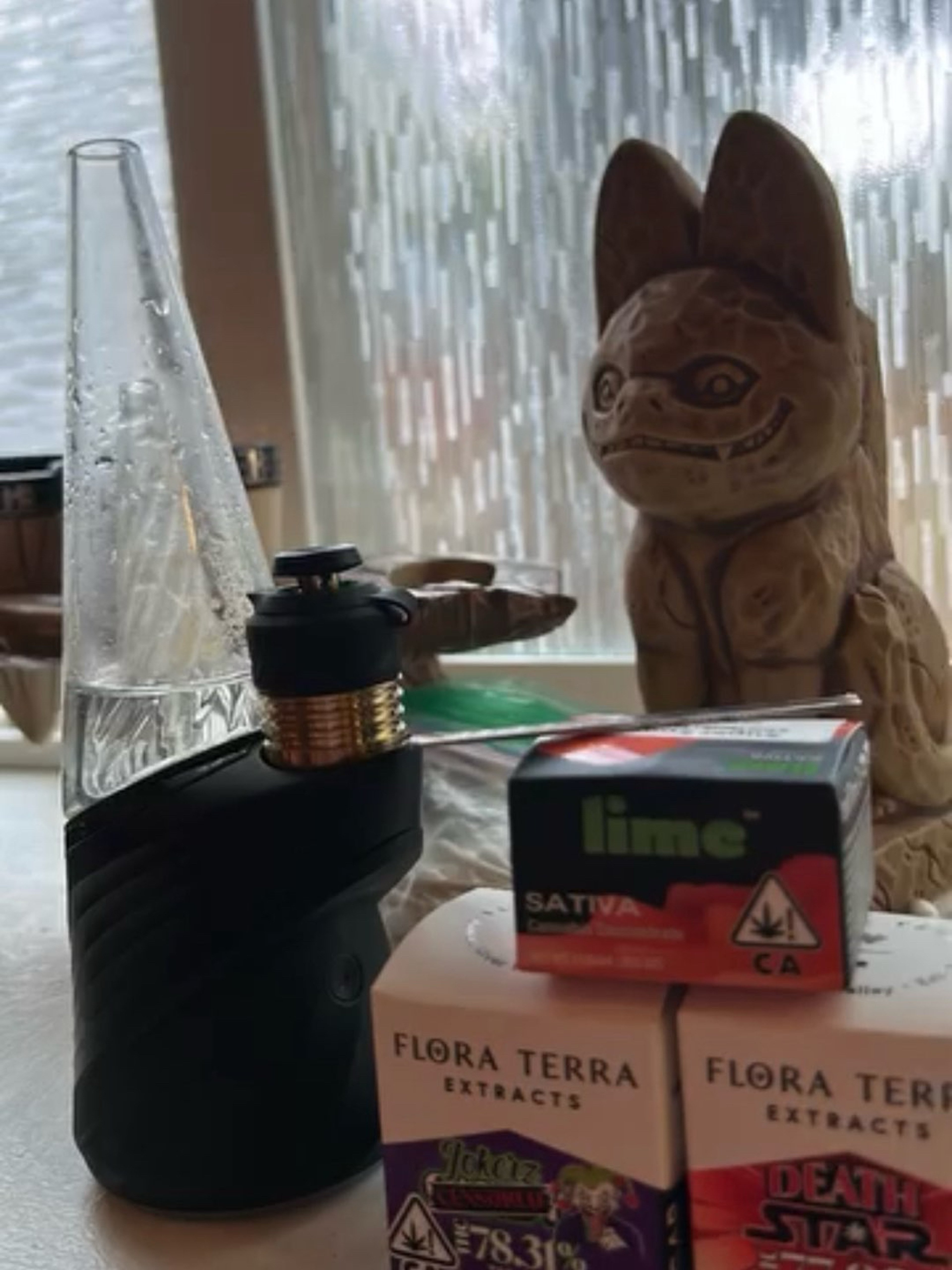 Preview pic of Puff co peak pro with gold 3dXL chamber
