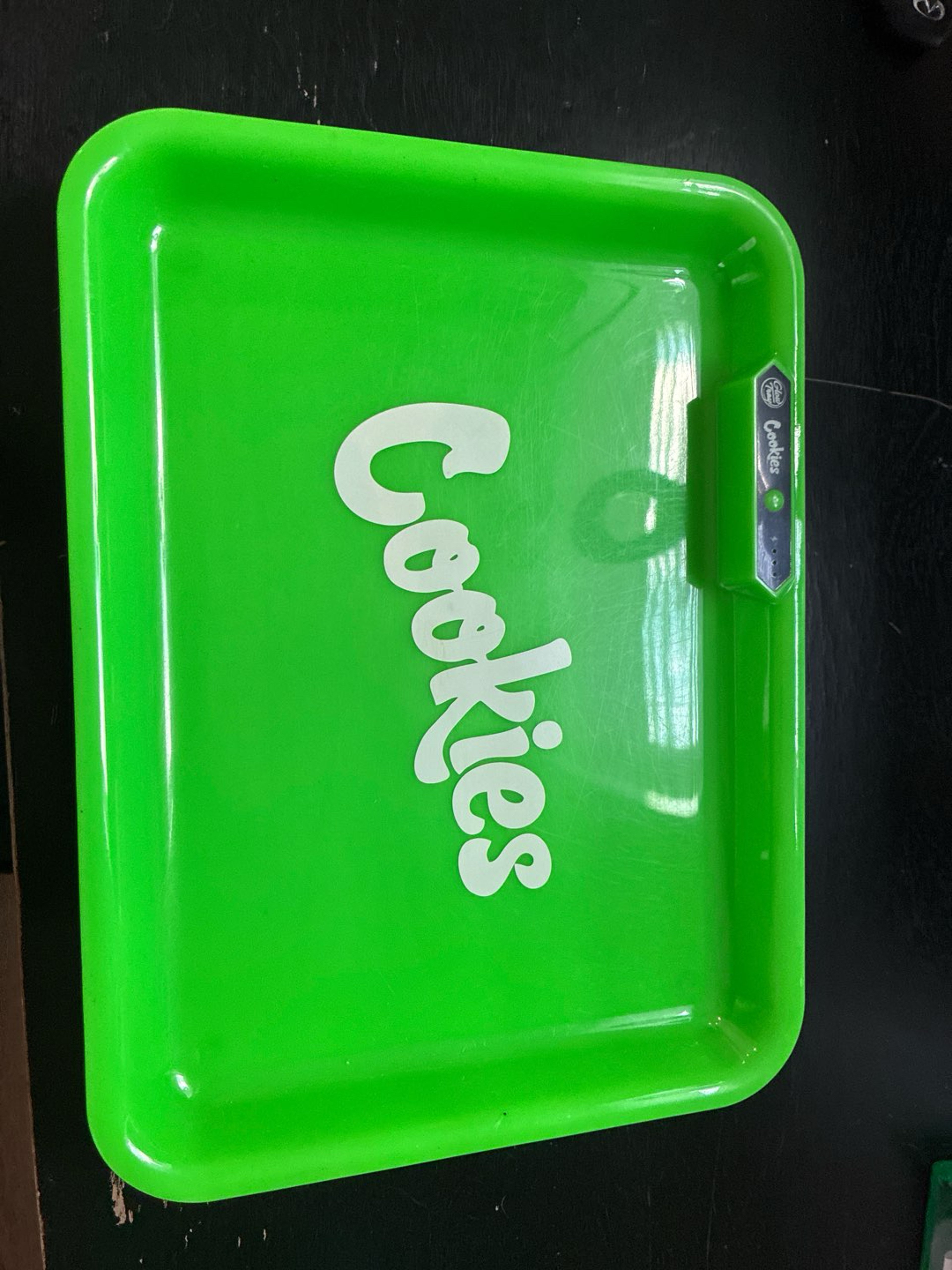 Preview pic of Cookies green glow tray with bag