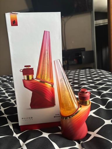 Preview pic of Puffco peak pro limited edition