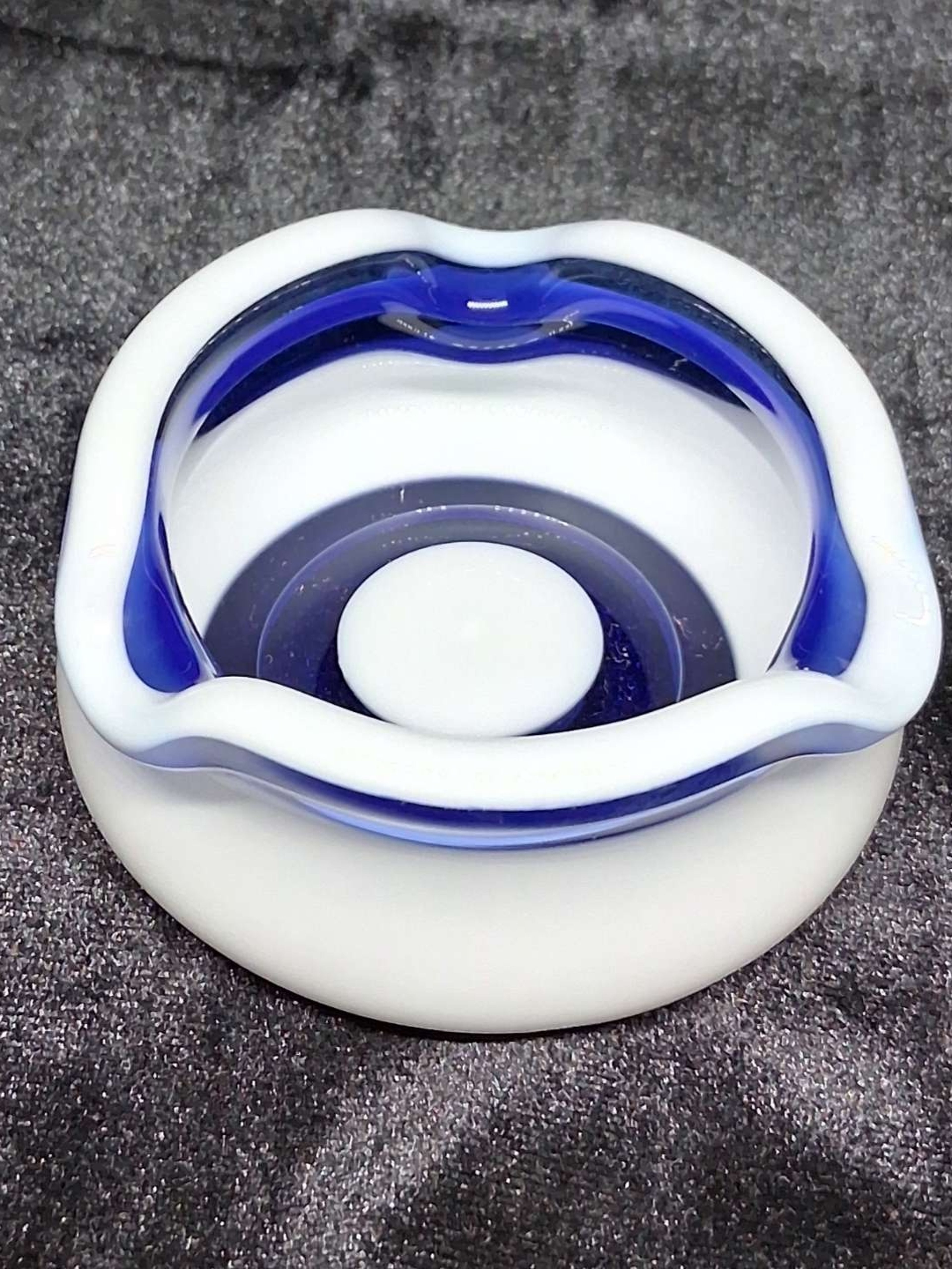 Cobalt and lotus white ashtry image 0