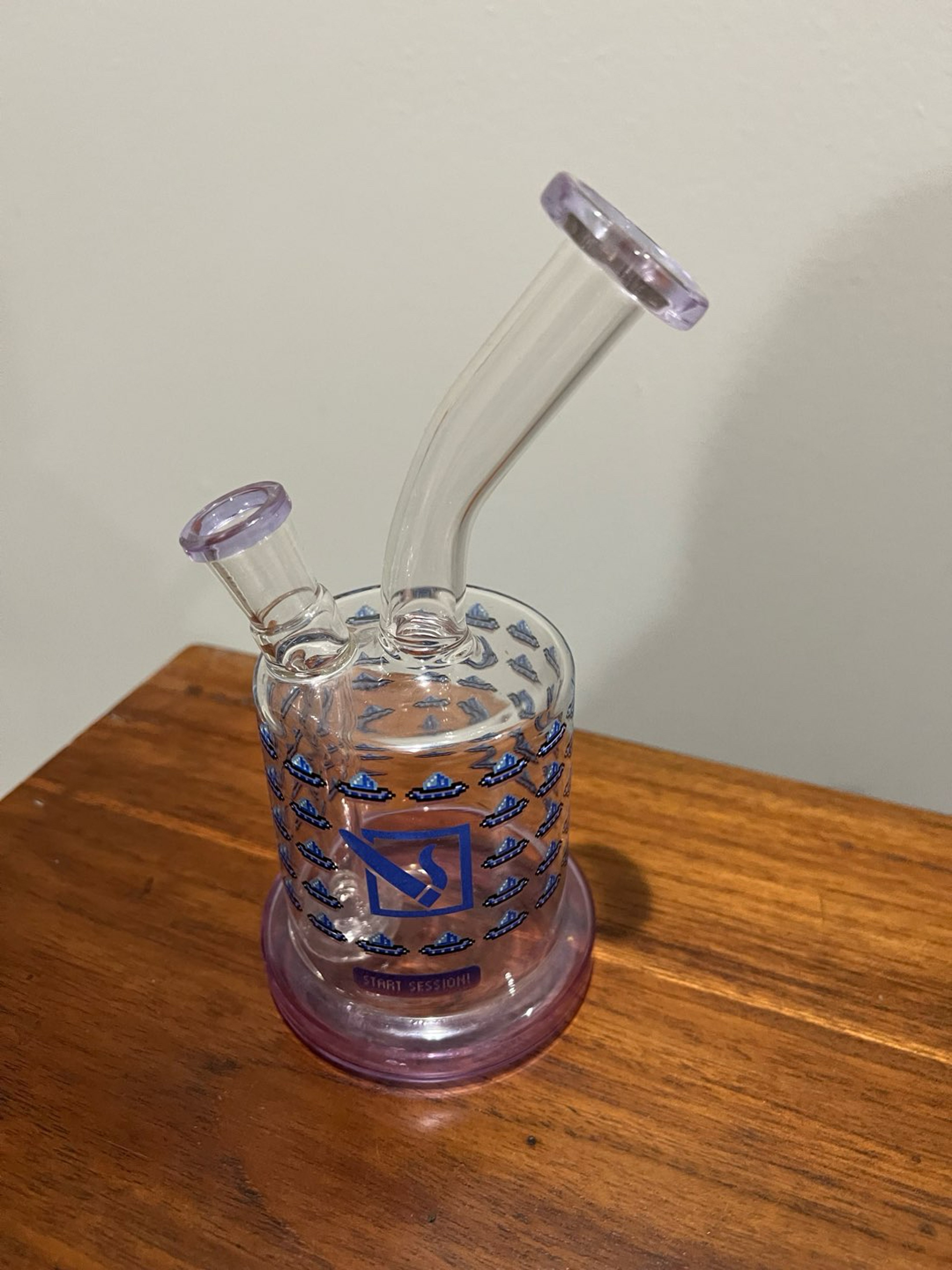 The Daily High Club Originals Sesh Invaders Bong image 0