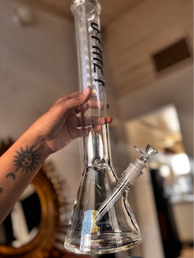Preview pic of Large Beaker Bong Brand New