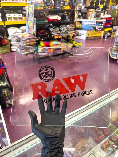 Preview pic of Raw Glass Large Rolling Tray