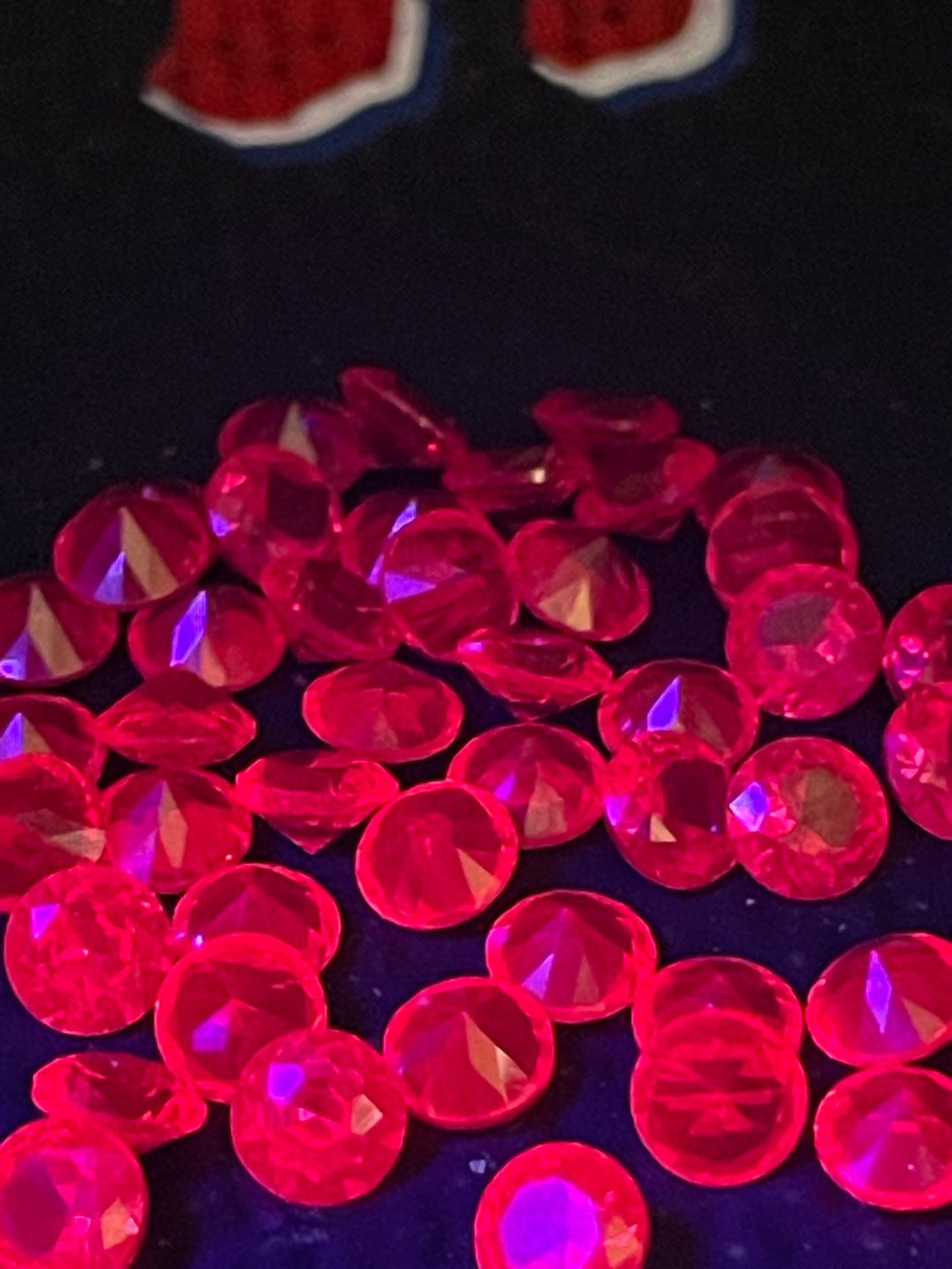 Preview pic of 30 ruby diamond pearls, 5mm.