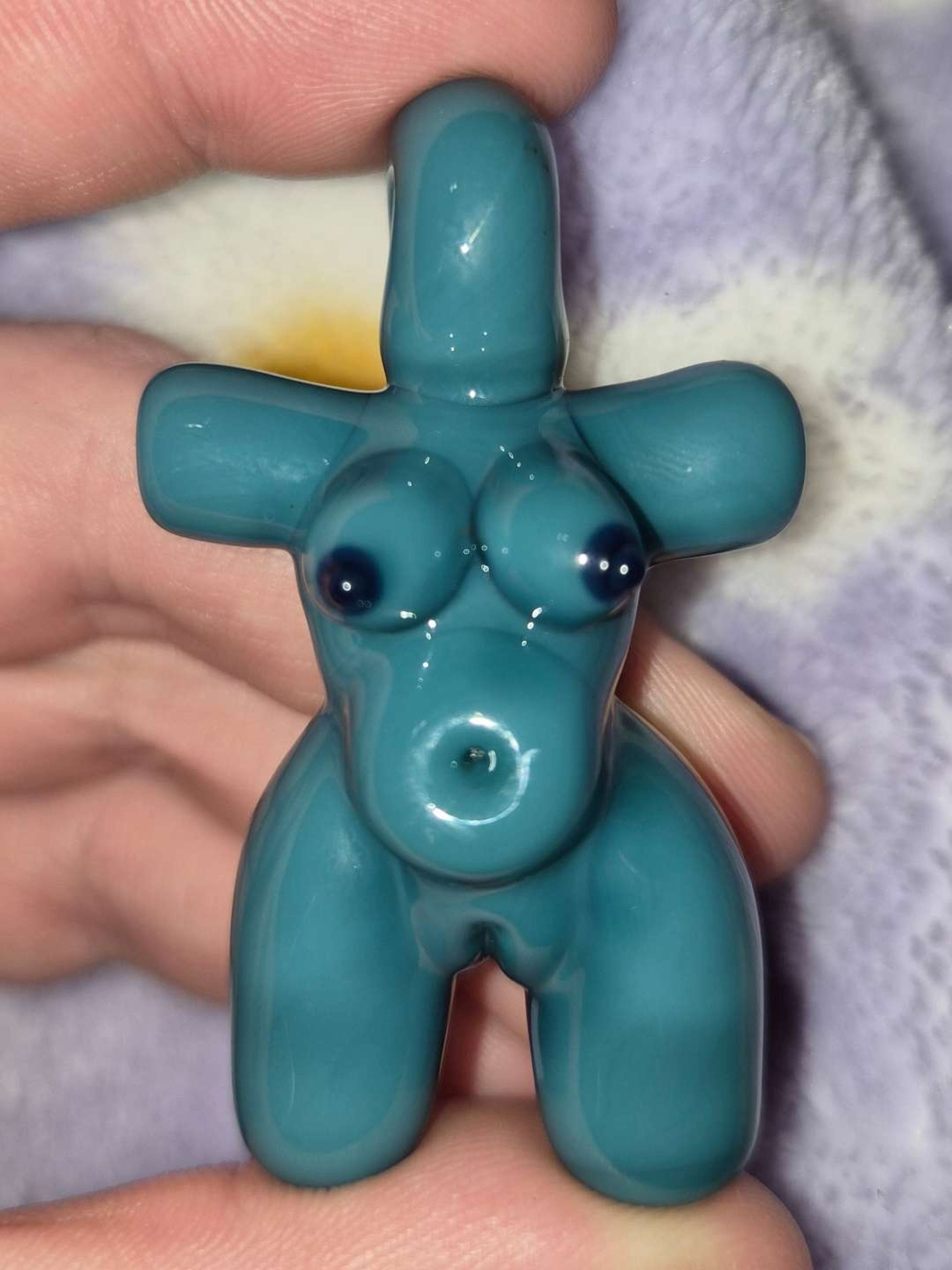 Preview pic of Chunky Babe Pendant