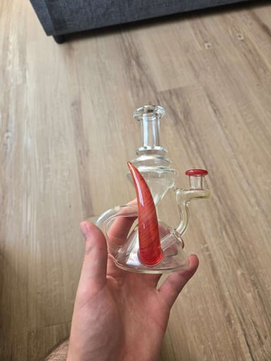 Preview pic of Single uptake with red horn