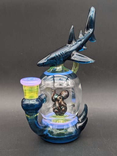 Preview pic of MAKO GLASS SHARK + OCTOPUS BLOOPER DAB RIG