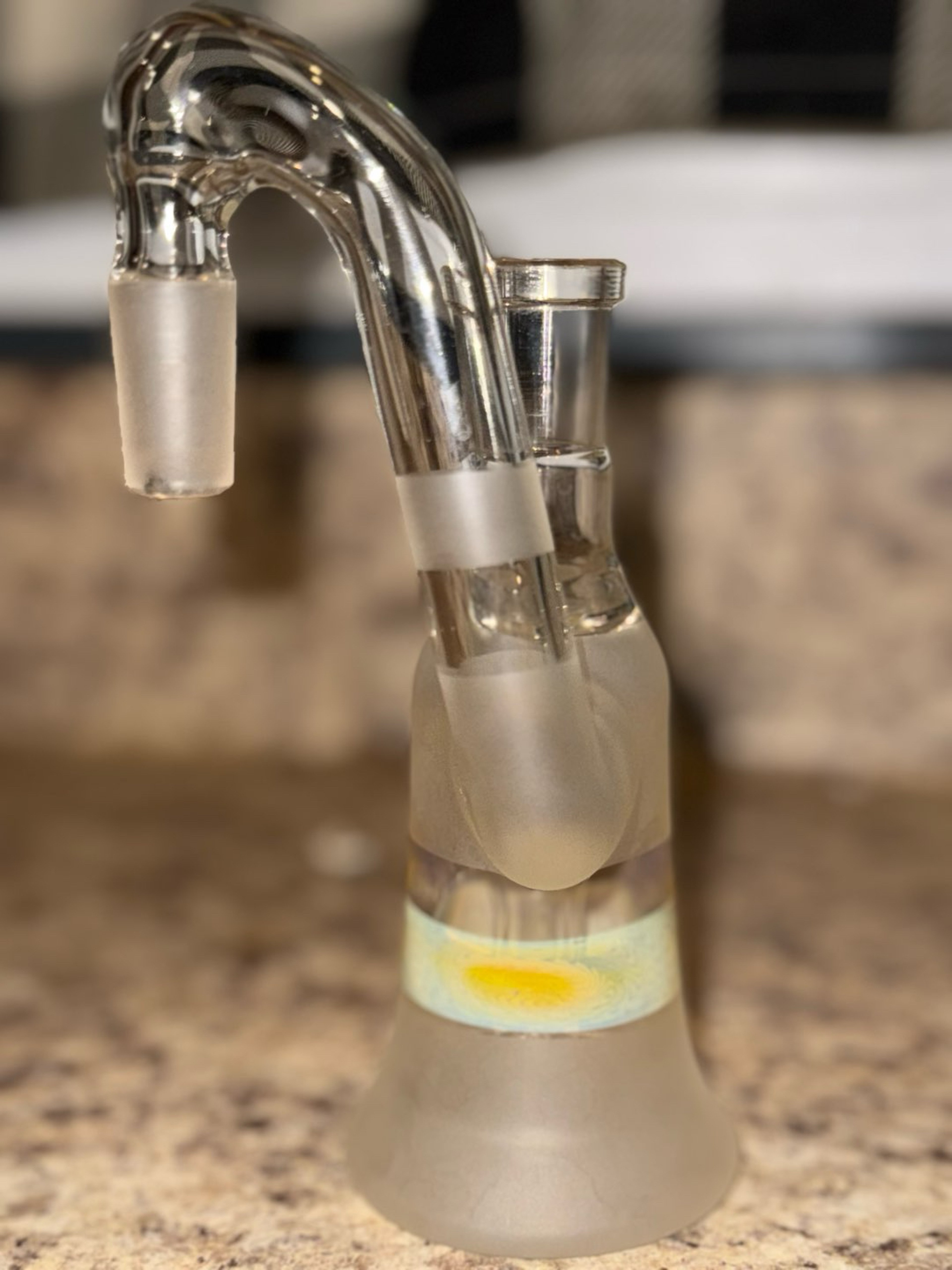 Preview pic of Uzzi Glass Wet 14mm ash catcher