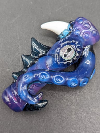 Preview pic of MAKO GLASS SEA MONSTER CHILLUM PIPE #3