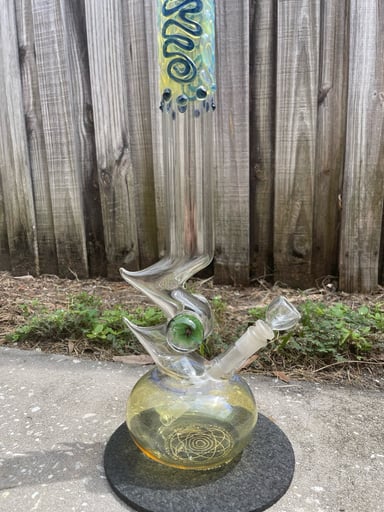 Preview pic of Crush glass Zong w Cheech down stem