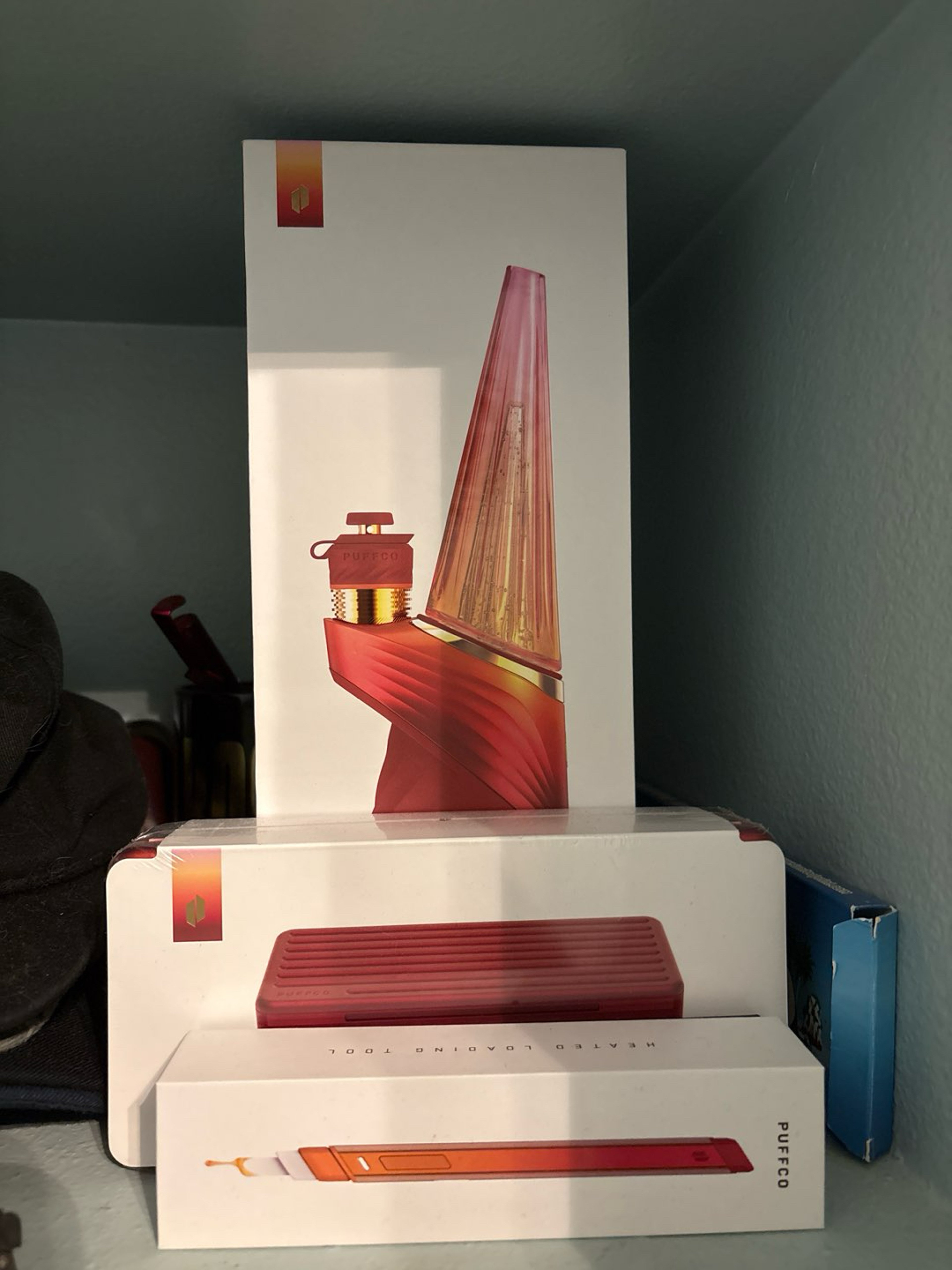Preview pic of Puffco peak pro daybreak collection bundle - Only 4 dabs total