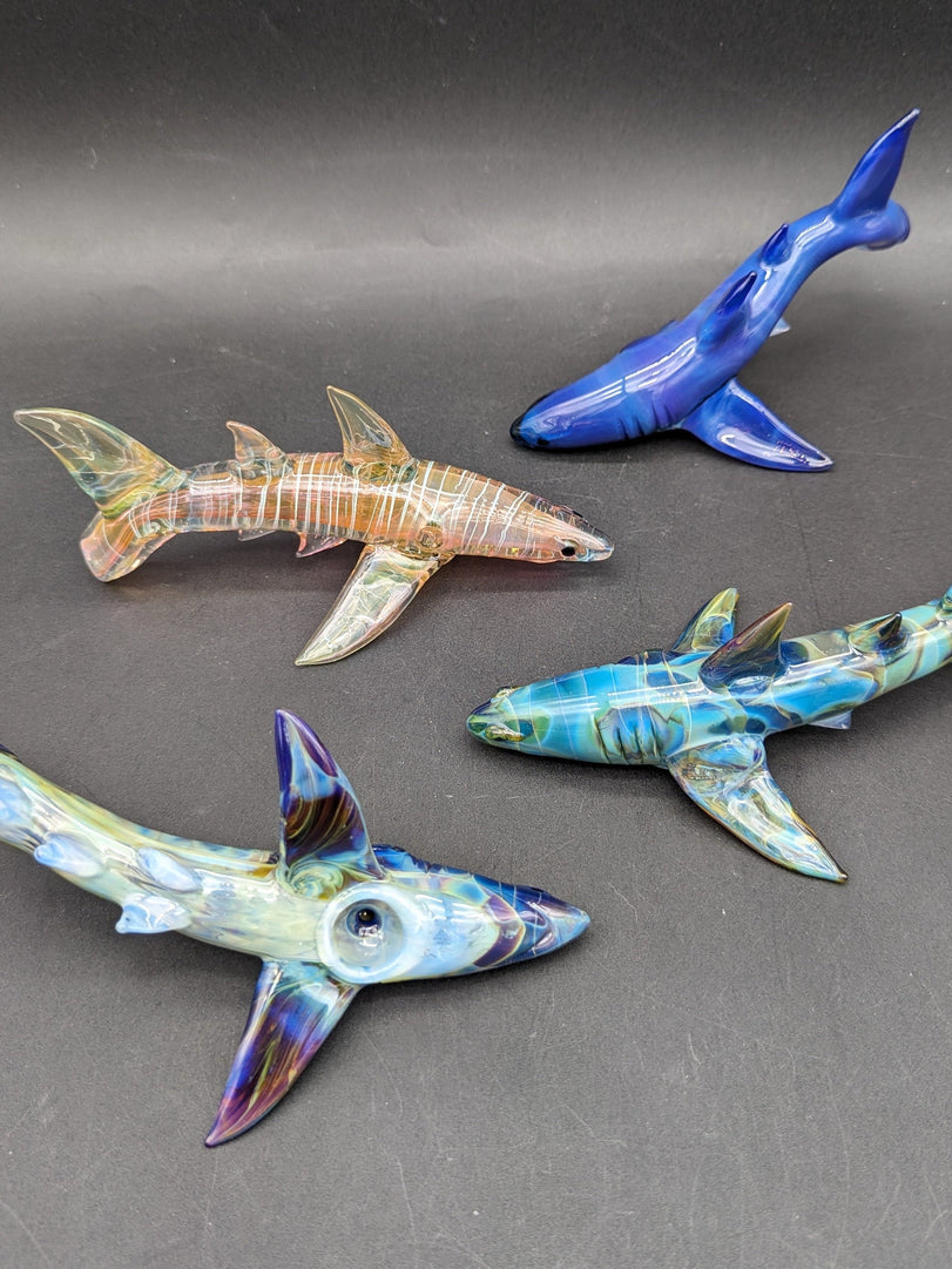 MAKO GLASS DRY SHARK PIPE image 0