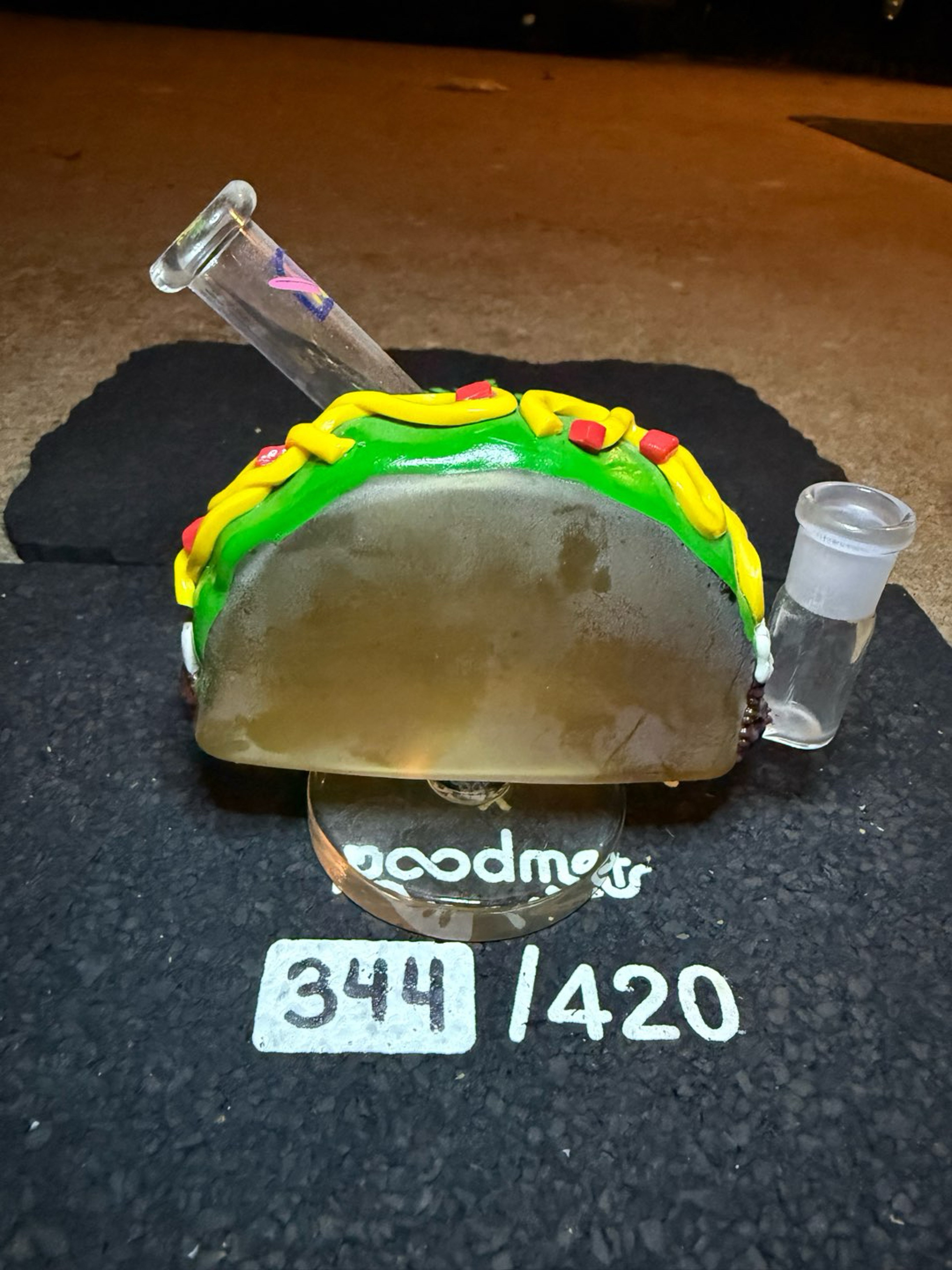Preview pic of DHC Taco bong/rig