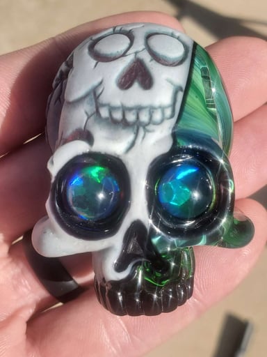 Preview pic of AKM x Rye collab skull pendy