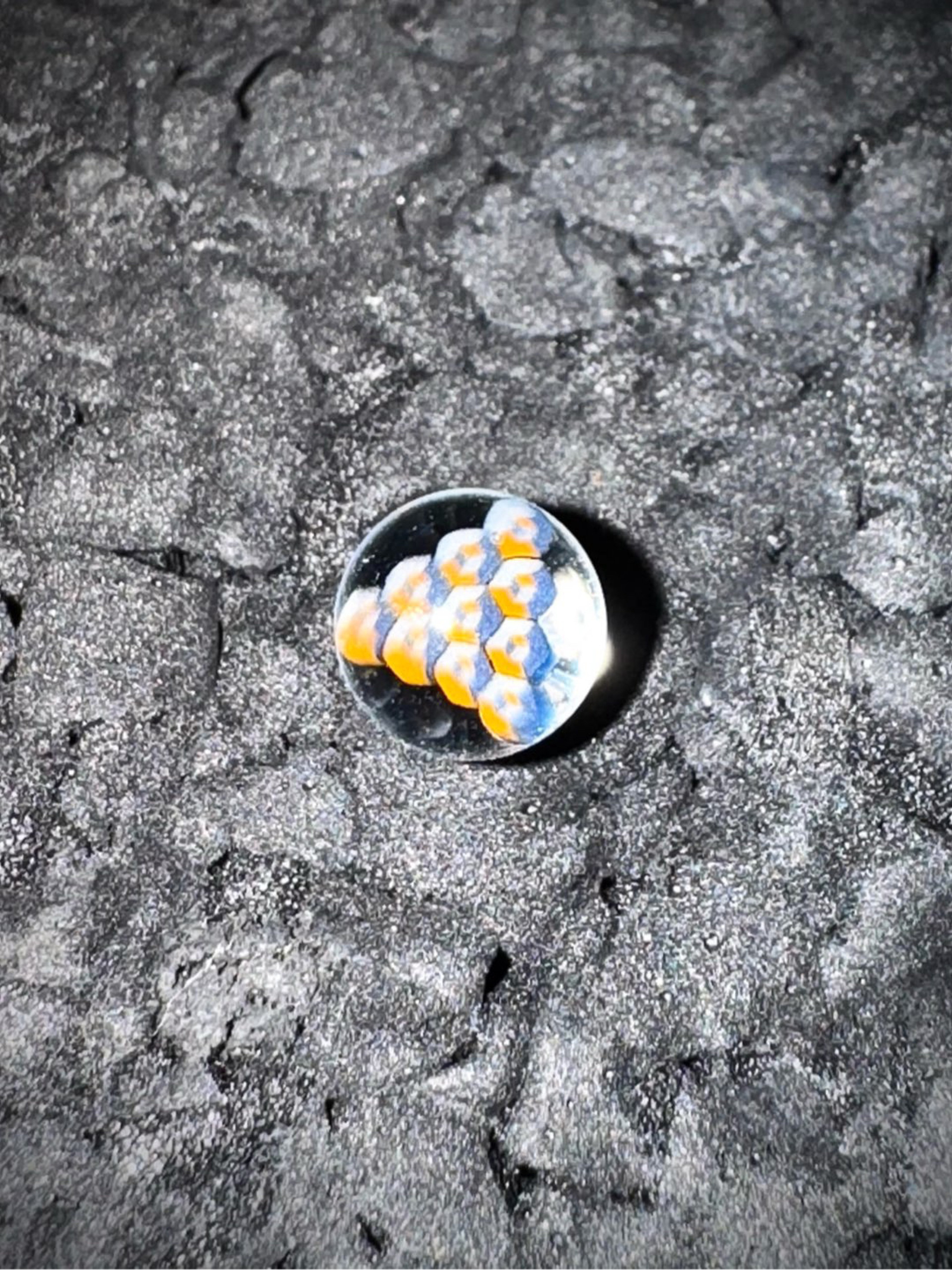 Preview pic of Steve H Glass Triangle Pattern Milli Pearl