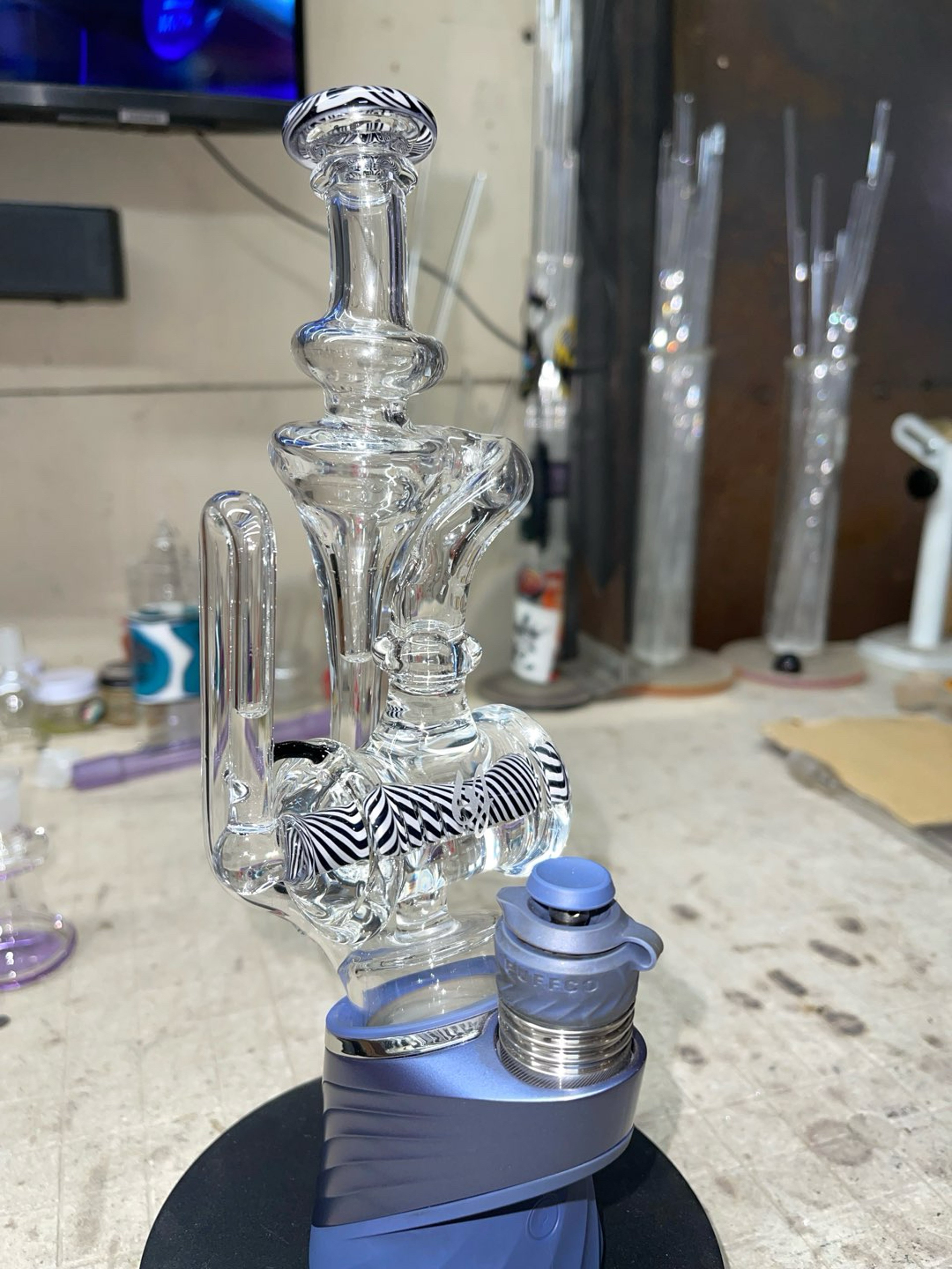 Preview pic of Jailbird puffco attachment ( device not included)