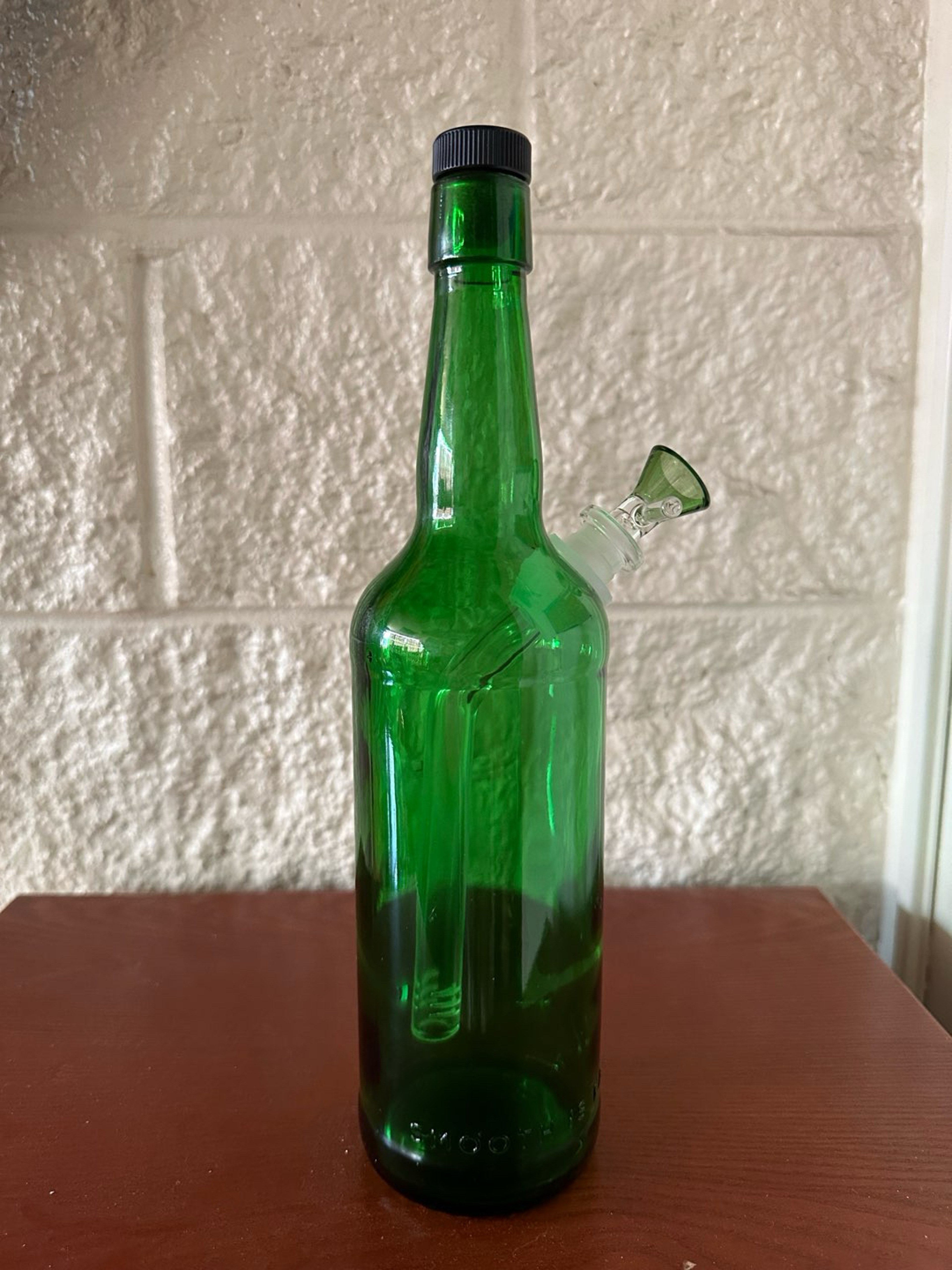 Preview pic of Whiskey Bottle Bong - Green