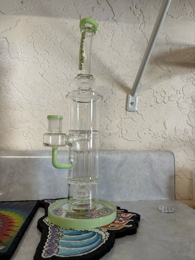 Preview pic of Phoenix star glass pillar