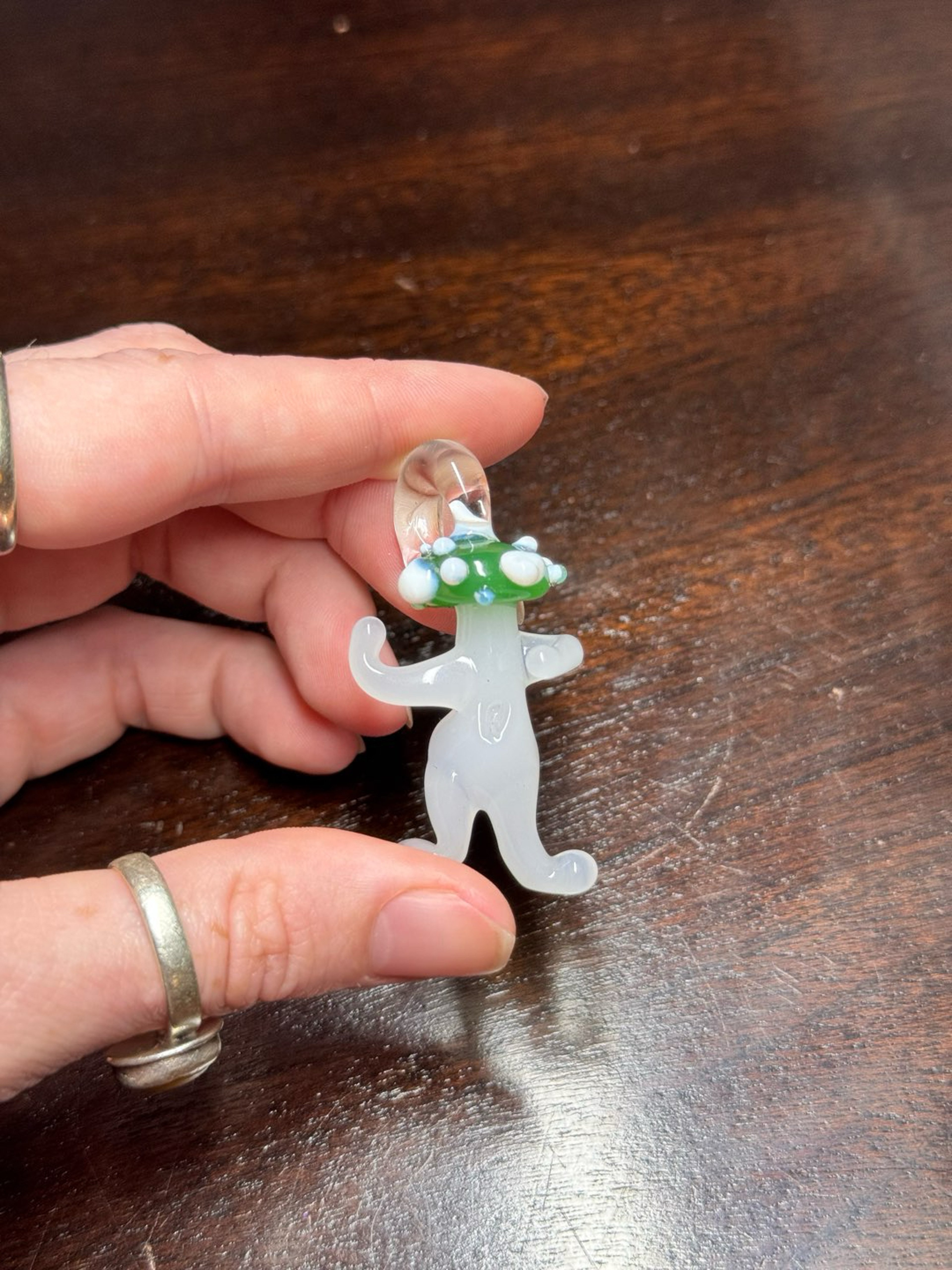 Preview pic of Dancing fungi pendant