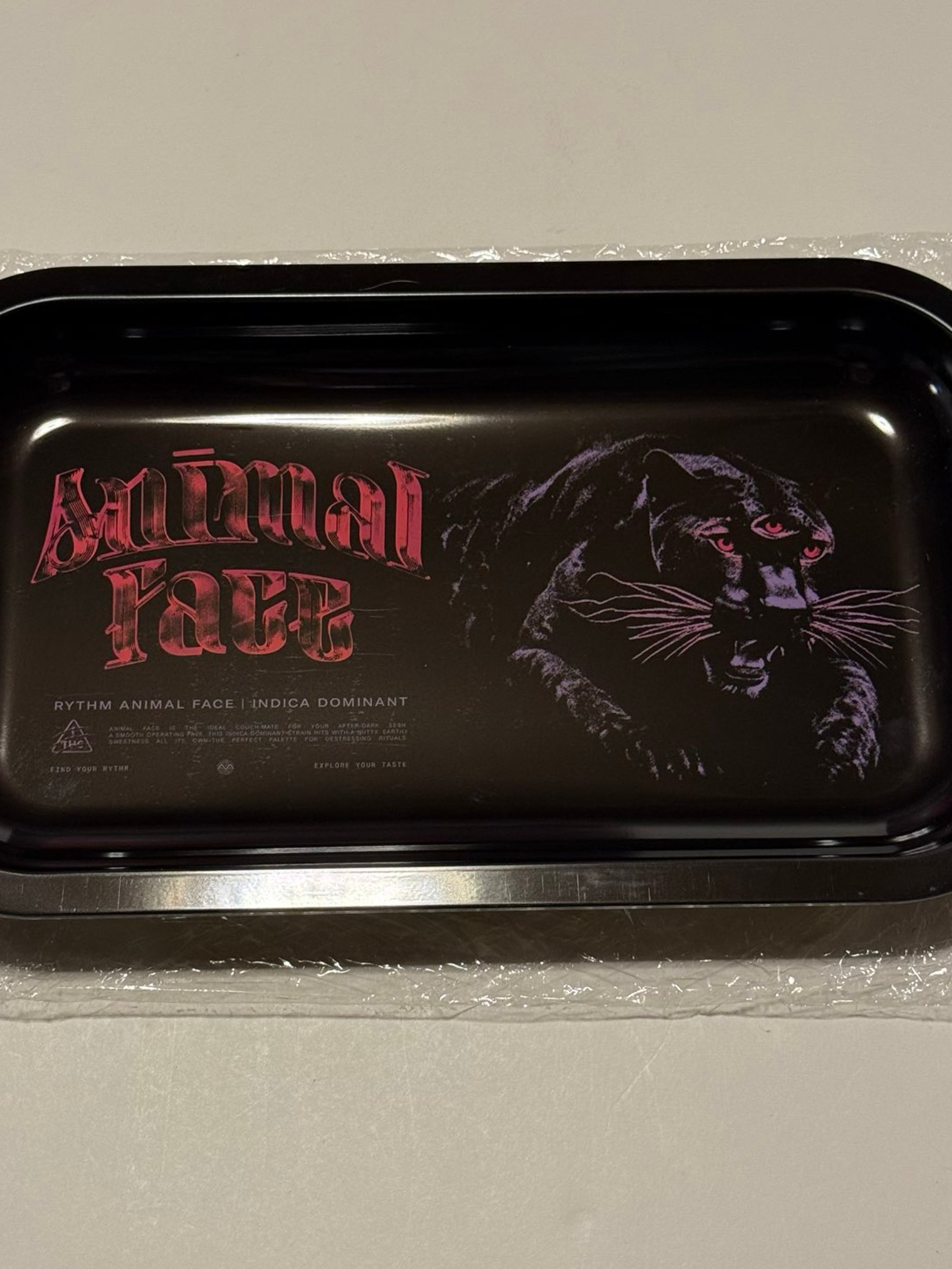 Preview pic of Rythm Animal Face Themed Rolling Tray