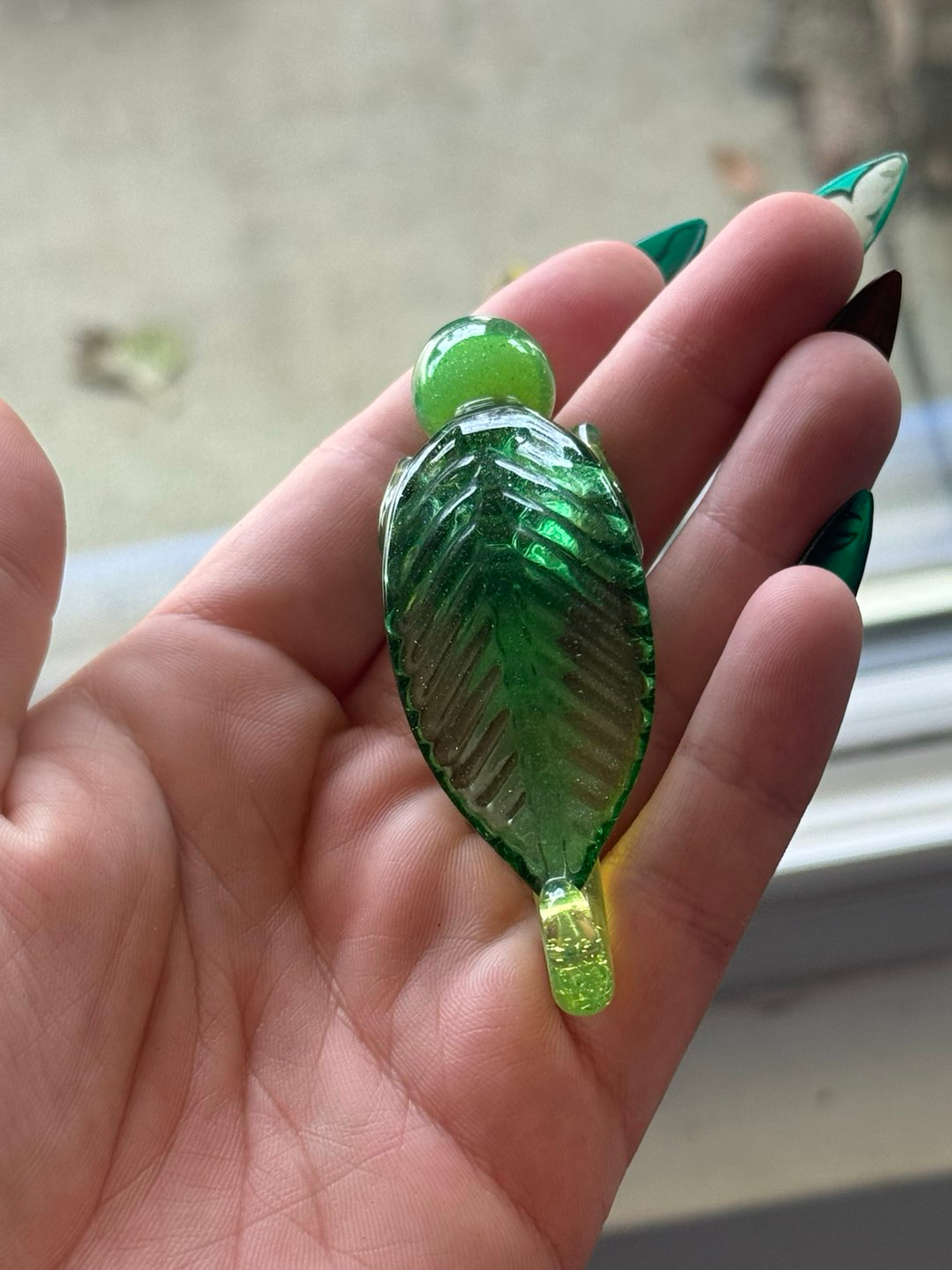 Preview pic of Darby Leaf Pendant