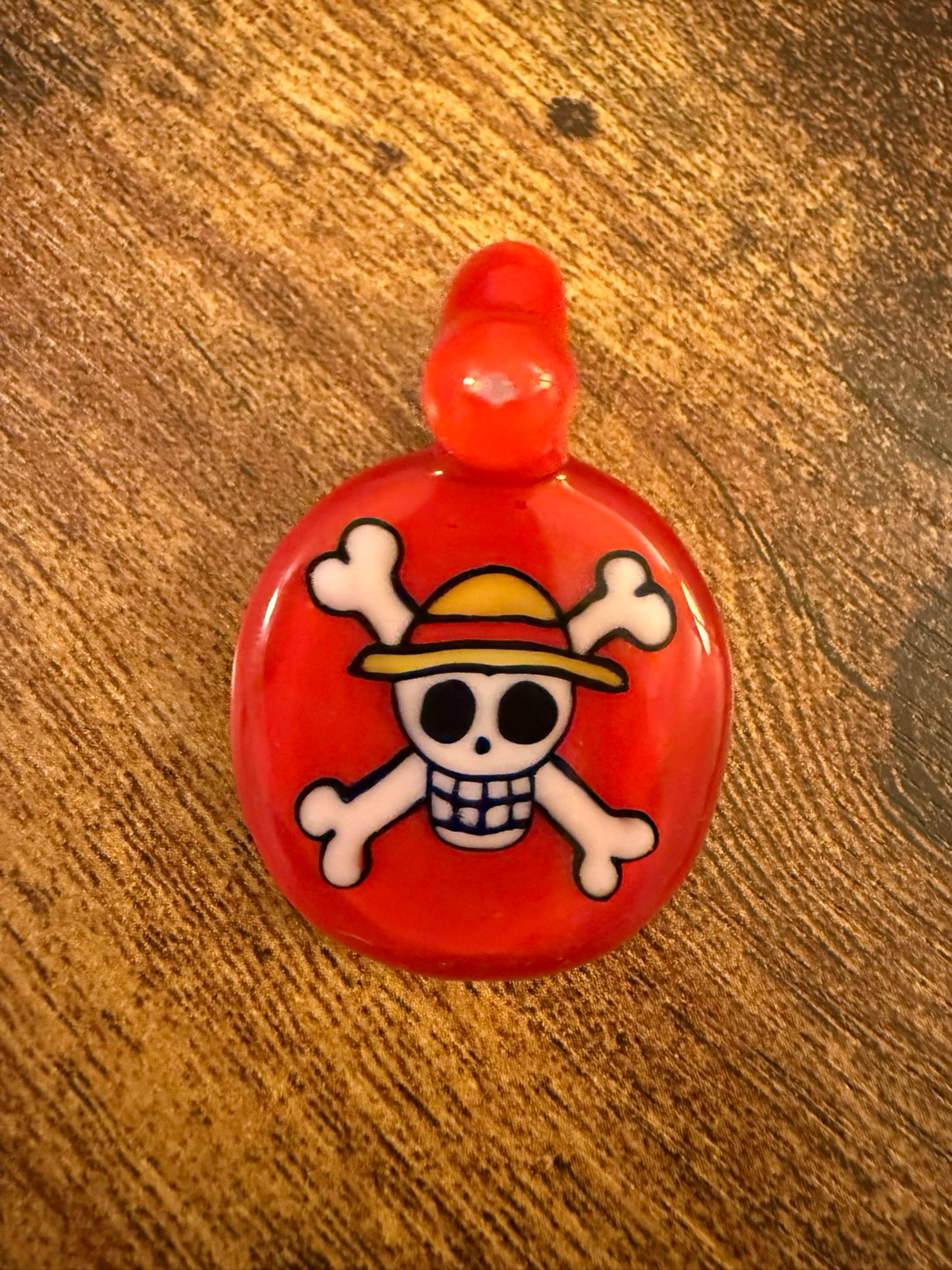 Preview pic of Lucy Skull Pendant - AVI Glass